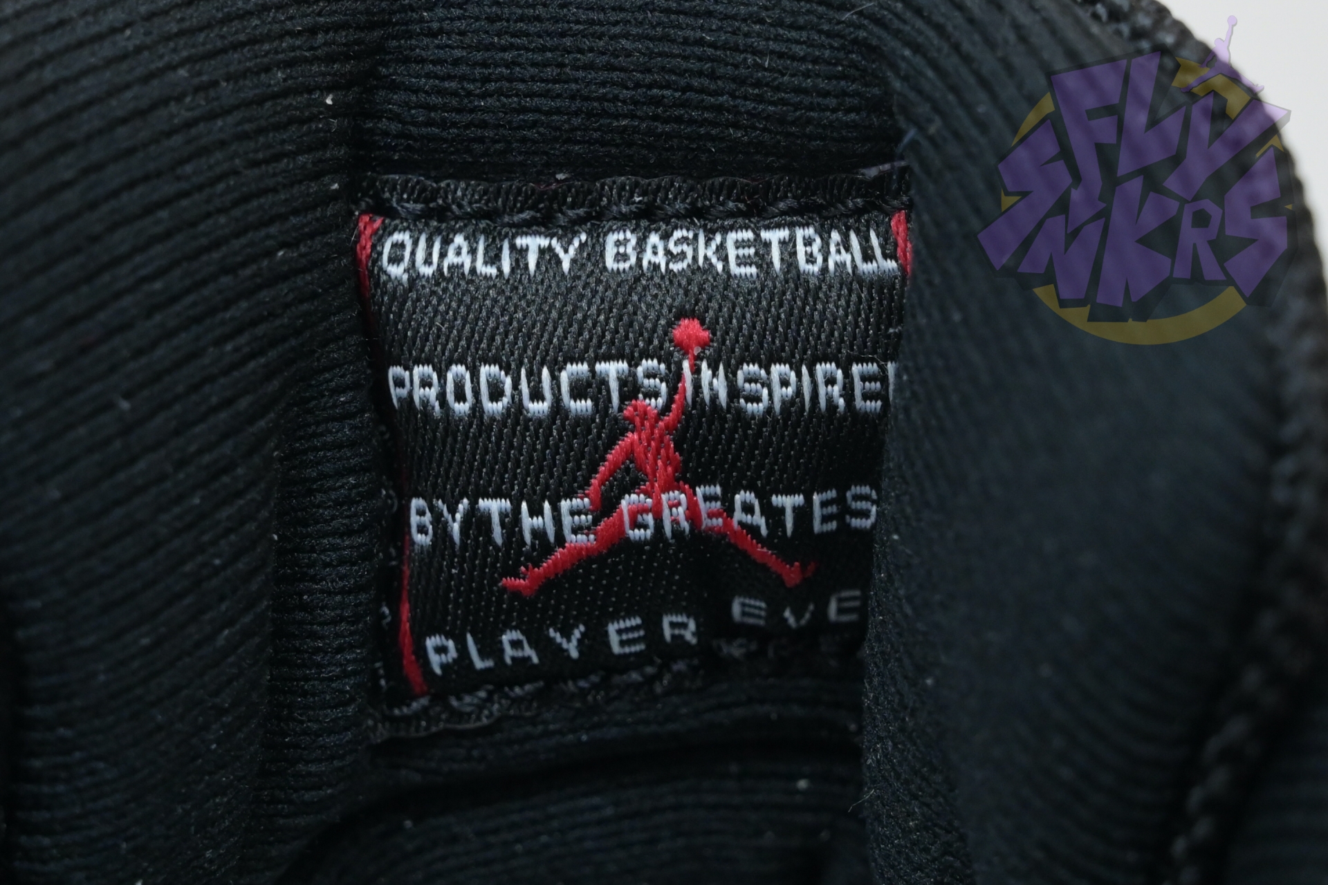 Air Jordan 11 Low“Bred” FV5104-006