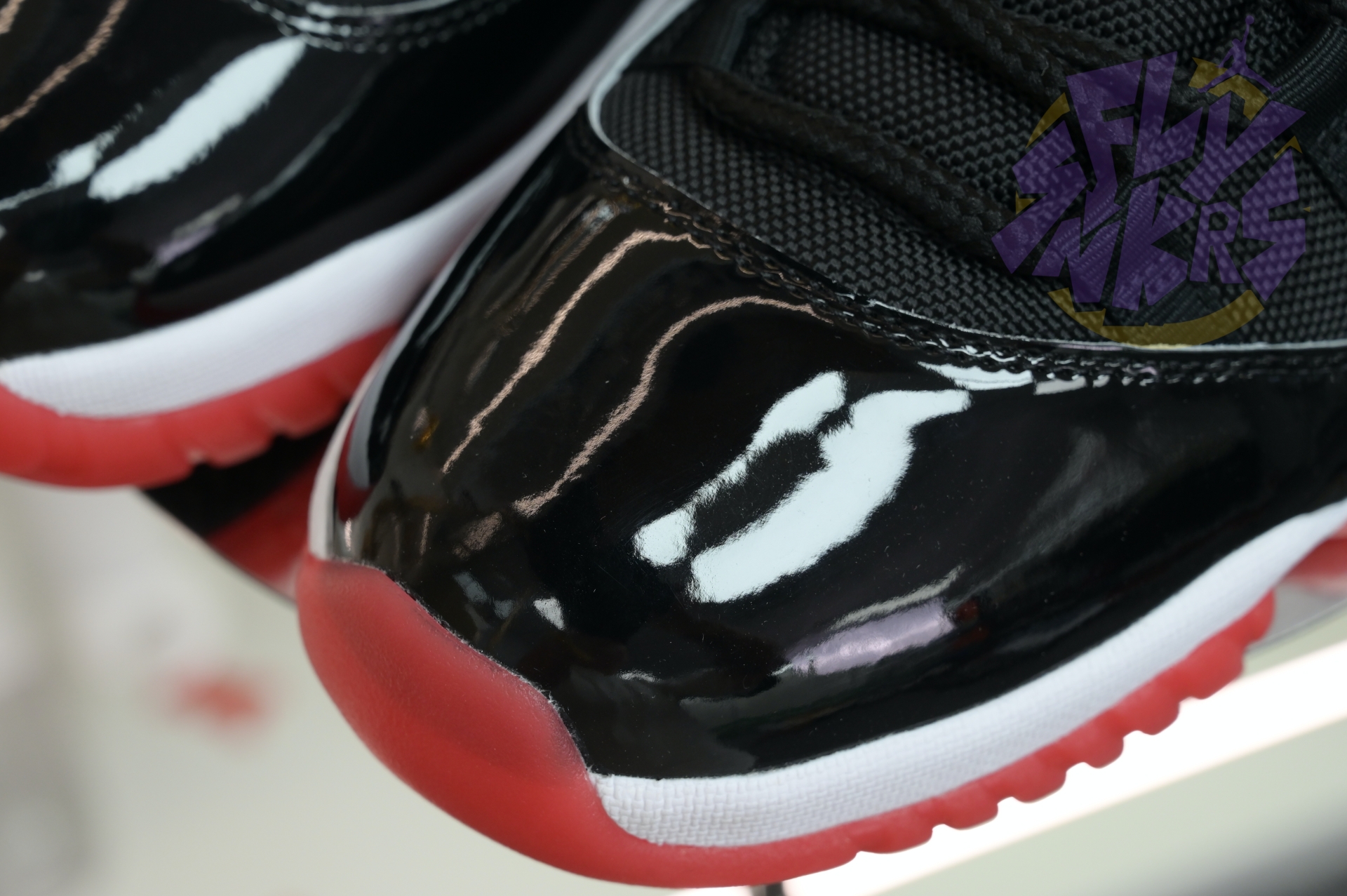 Air Jordan 11 Low“Bred” FV5104-006
