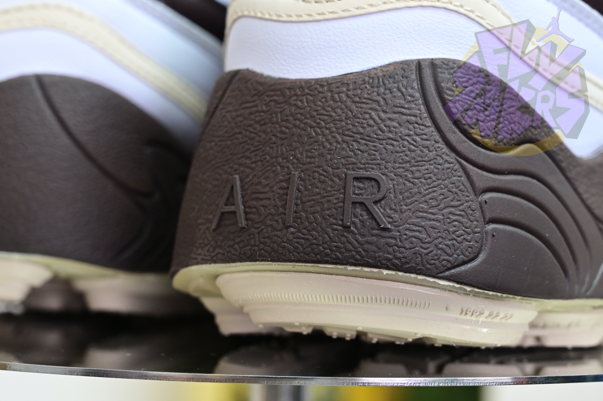 Travis Scott x Nike ZOOM Field JAXX“White/ Light Chocolate”HQ3073-100