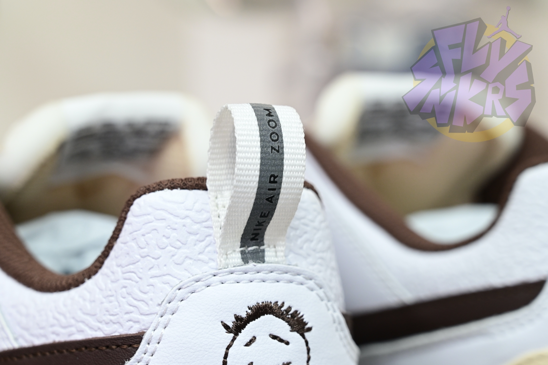 Travis Scott x Nike ZOOM Field JAXX“White/ Light Chocolate”HQ3073-100