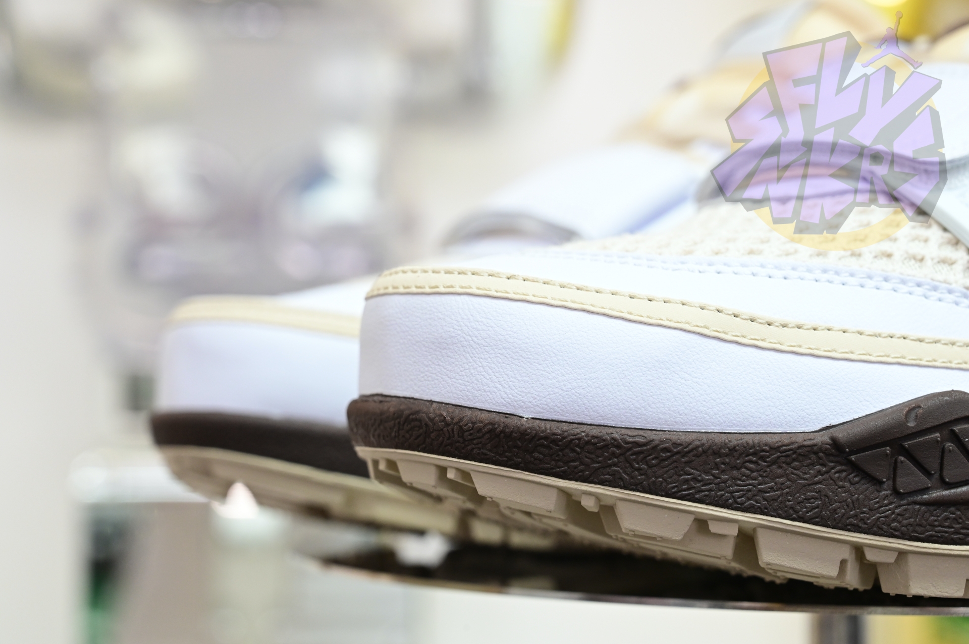 Travis Scott x Nike ZOOM Field JAXX“White/ Light Chocolate”HQ3073-100