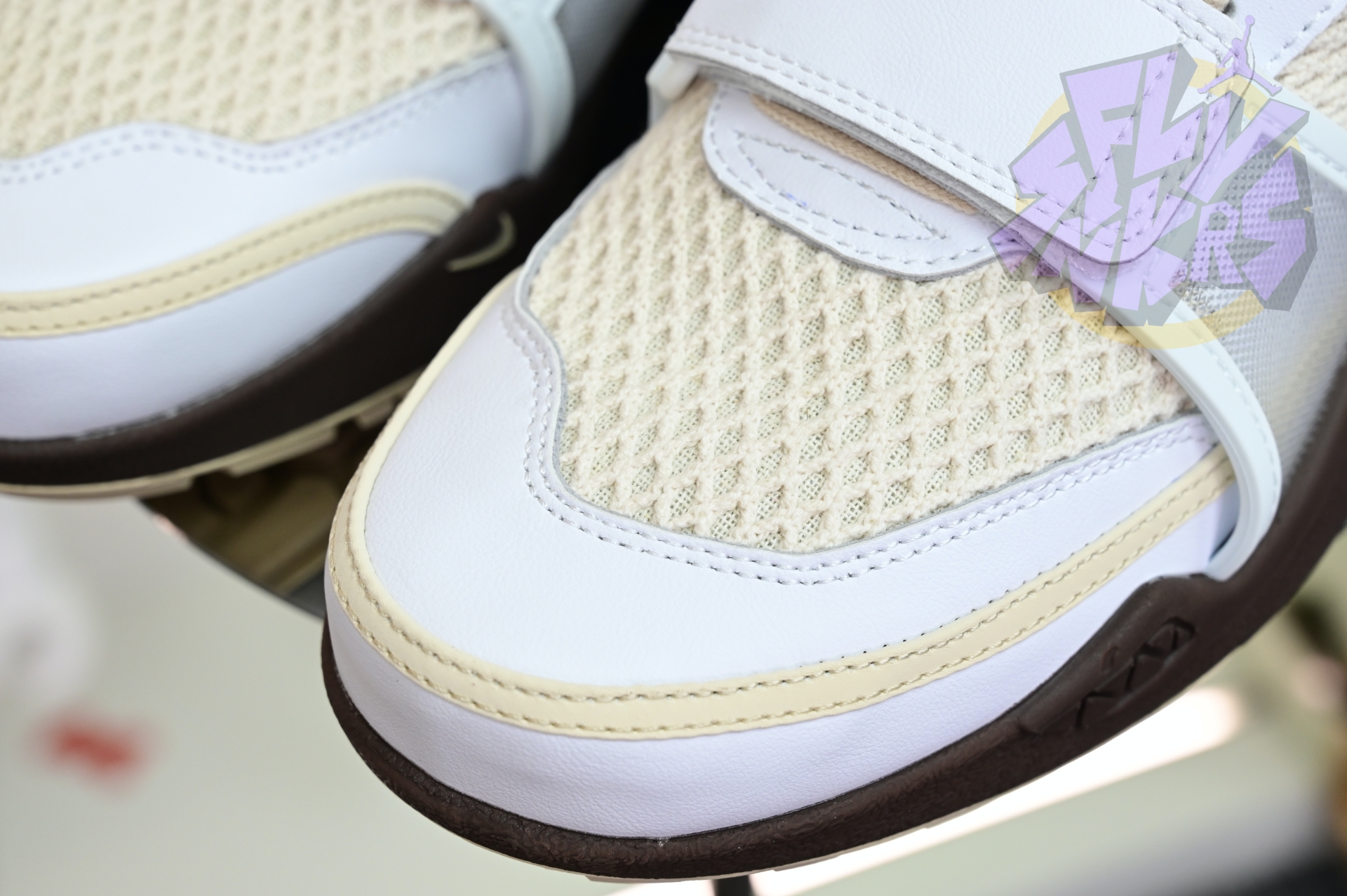 Travis Scott x Nike ZOOM Field JAXX“White/ Light Chocolate”HQ3073-100