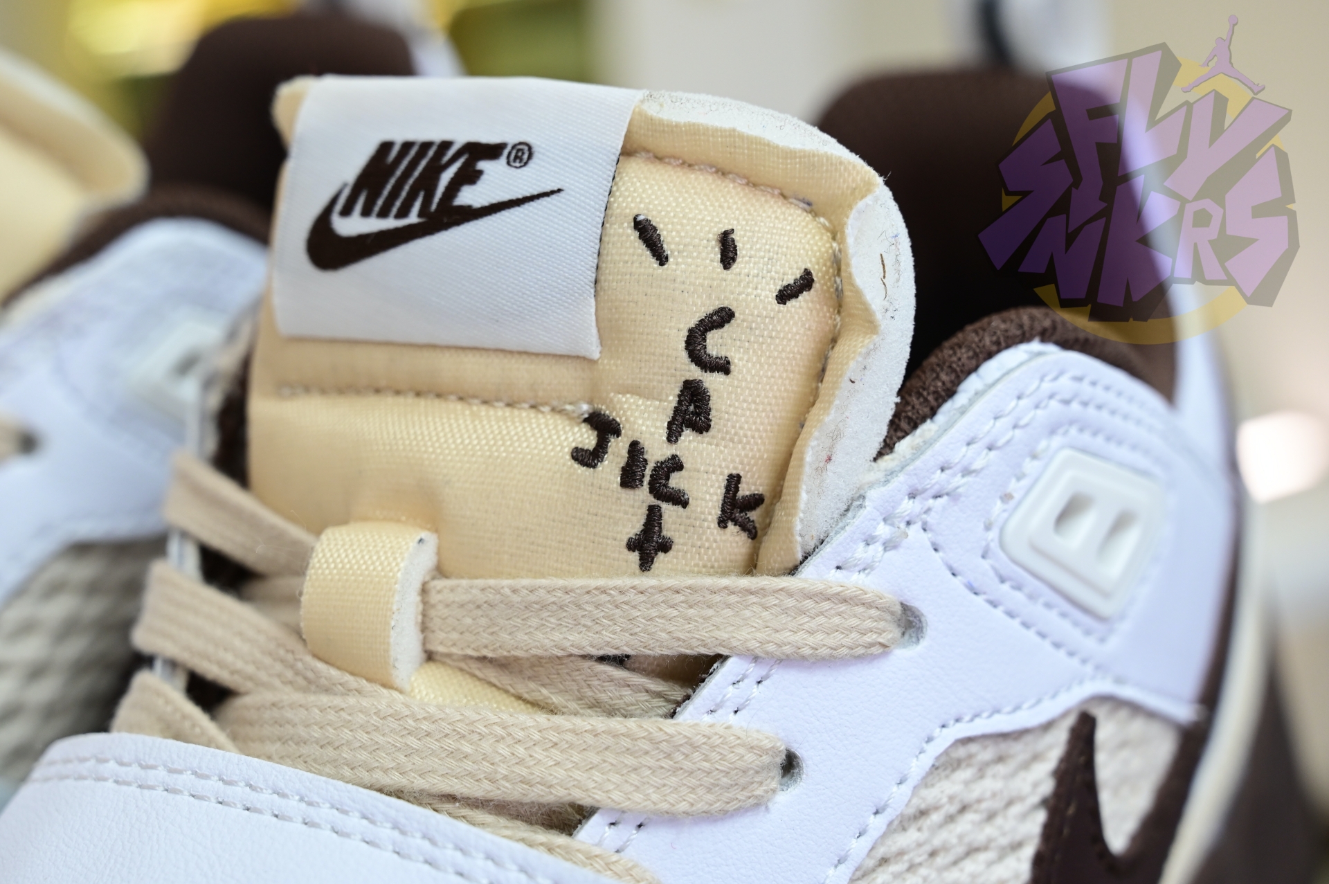 Travis Scott x Nike ZOOM Field JAXX“White/ Light Chocolate”HQ3073-100