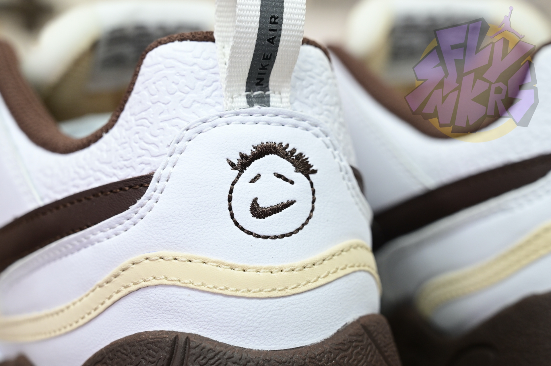 Travis Scott x Nike ZOOM Field JAXX“White/ Light Chocolate”HQ3073-100