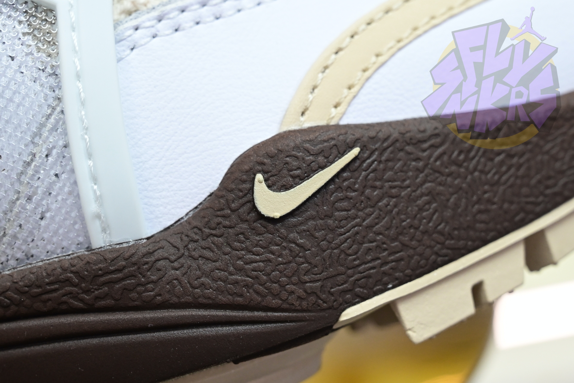 Travis Scott x Nike ZOOM Field JAXX“White/ Light Chocolate”HQ3073-100