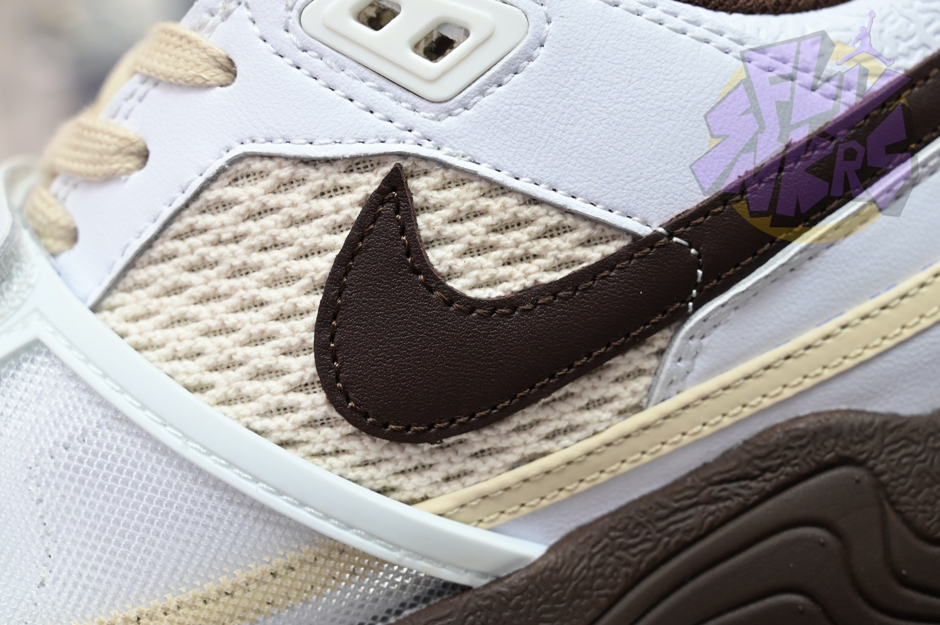 Travis Scott x Nike ZOOM Field JAXX“White/ Light Chocolate”HQ3073-100