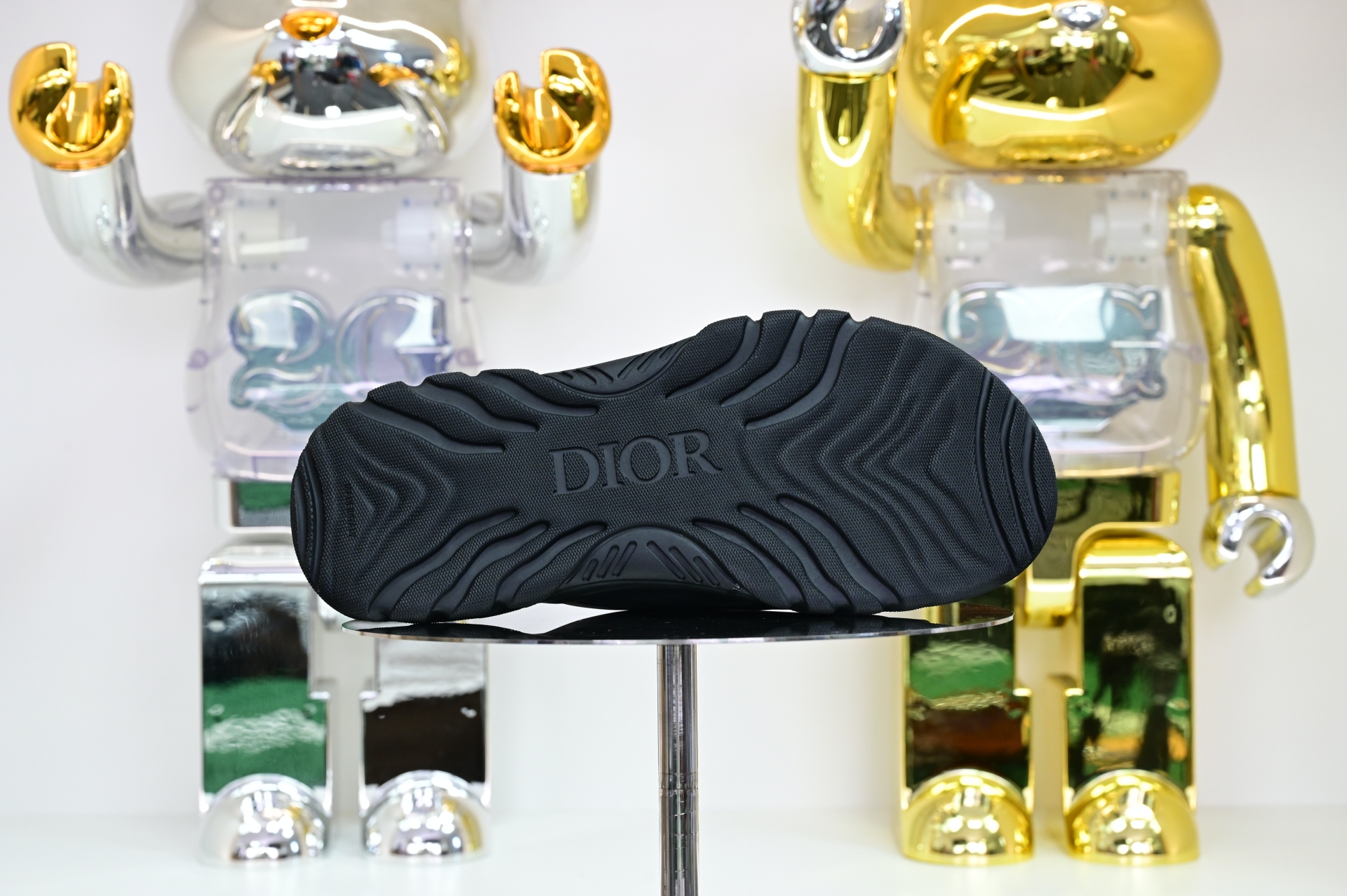 DIOR