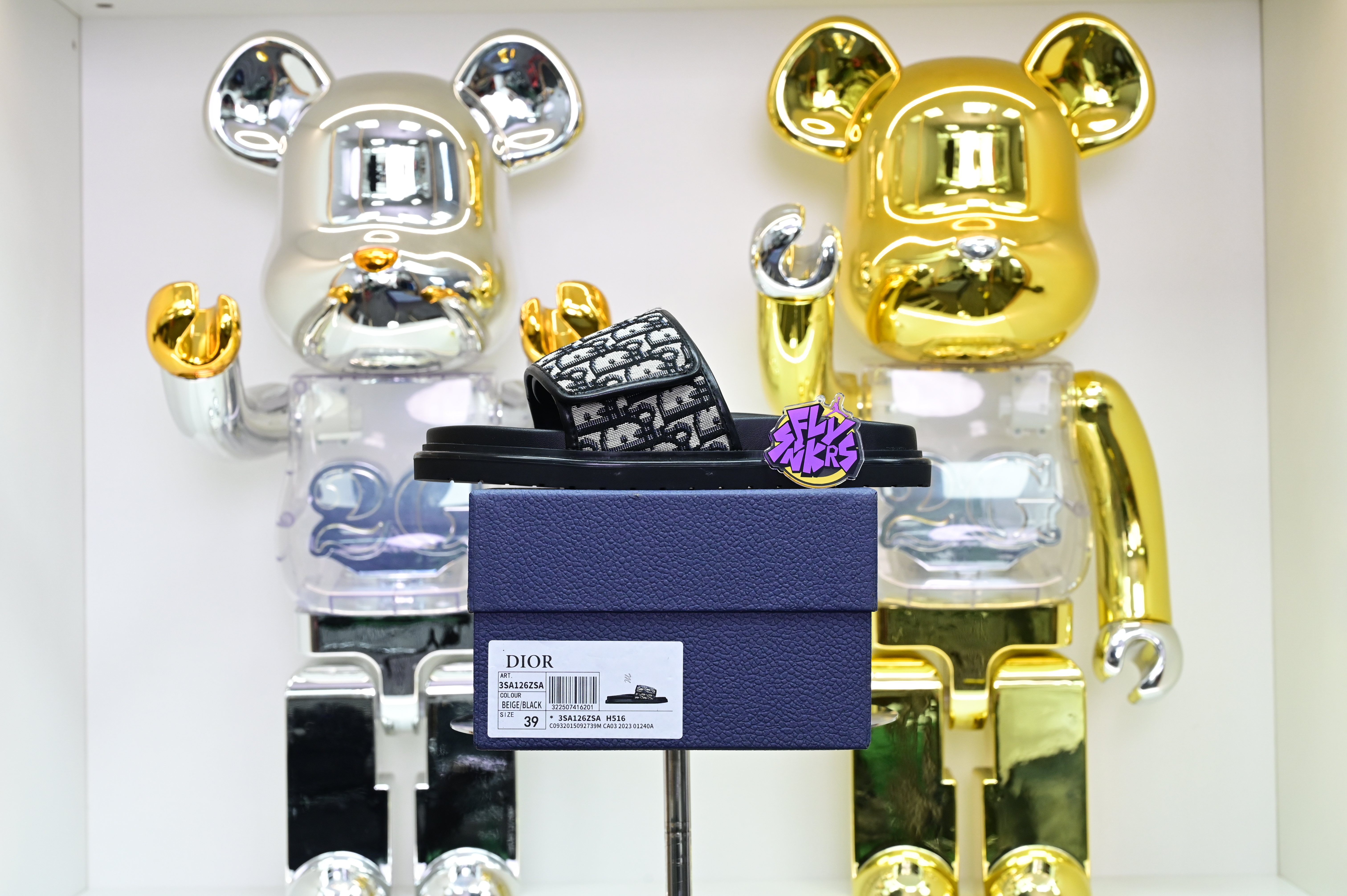 DIOR