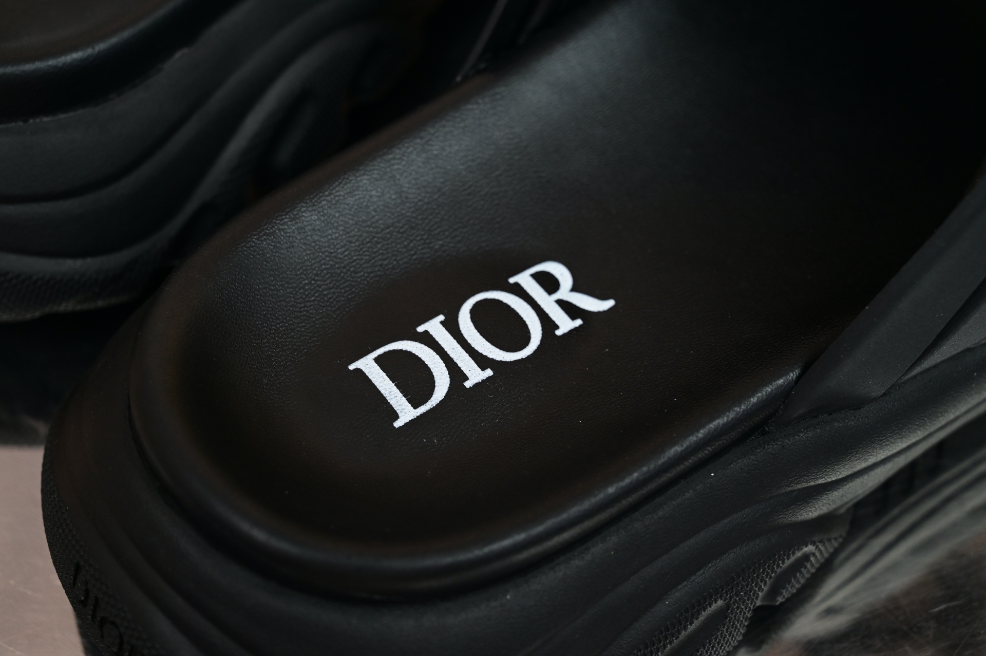 DIOR