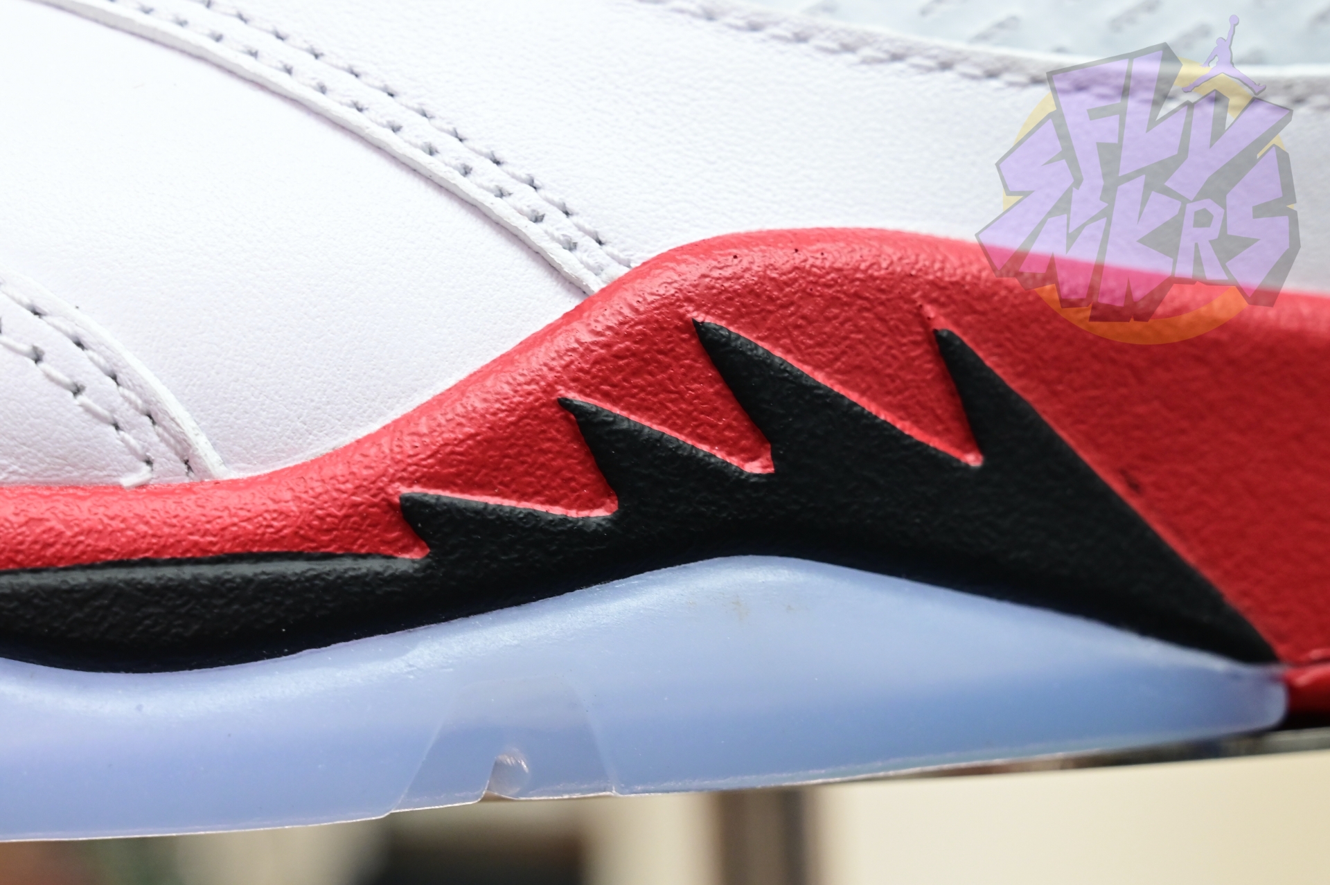 Air Jordan 5 Fire Red“Black Tongue”  HQ7978-101