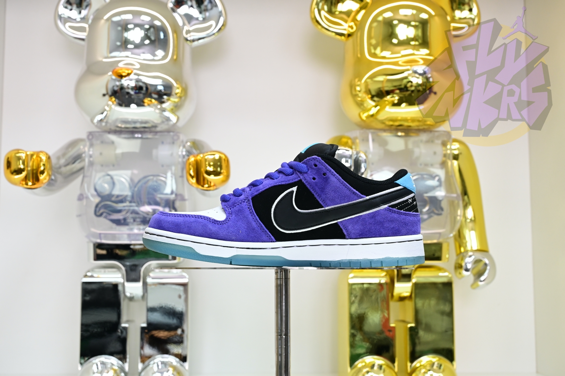 Hayley Wilson x Nike Dunk SB DUNK LOW PRO  HJ0513-500