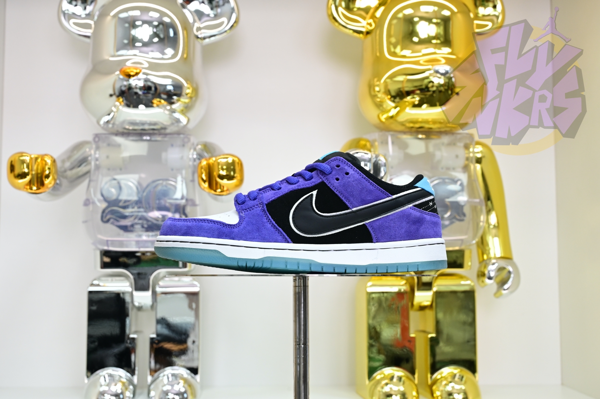 Hayley Wilson x Nike Dunk SB DUNK LOW PRO  HJ0513-500