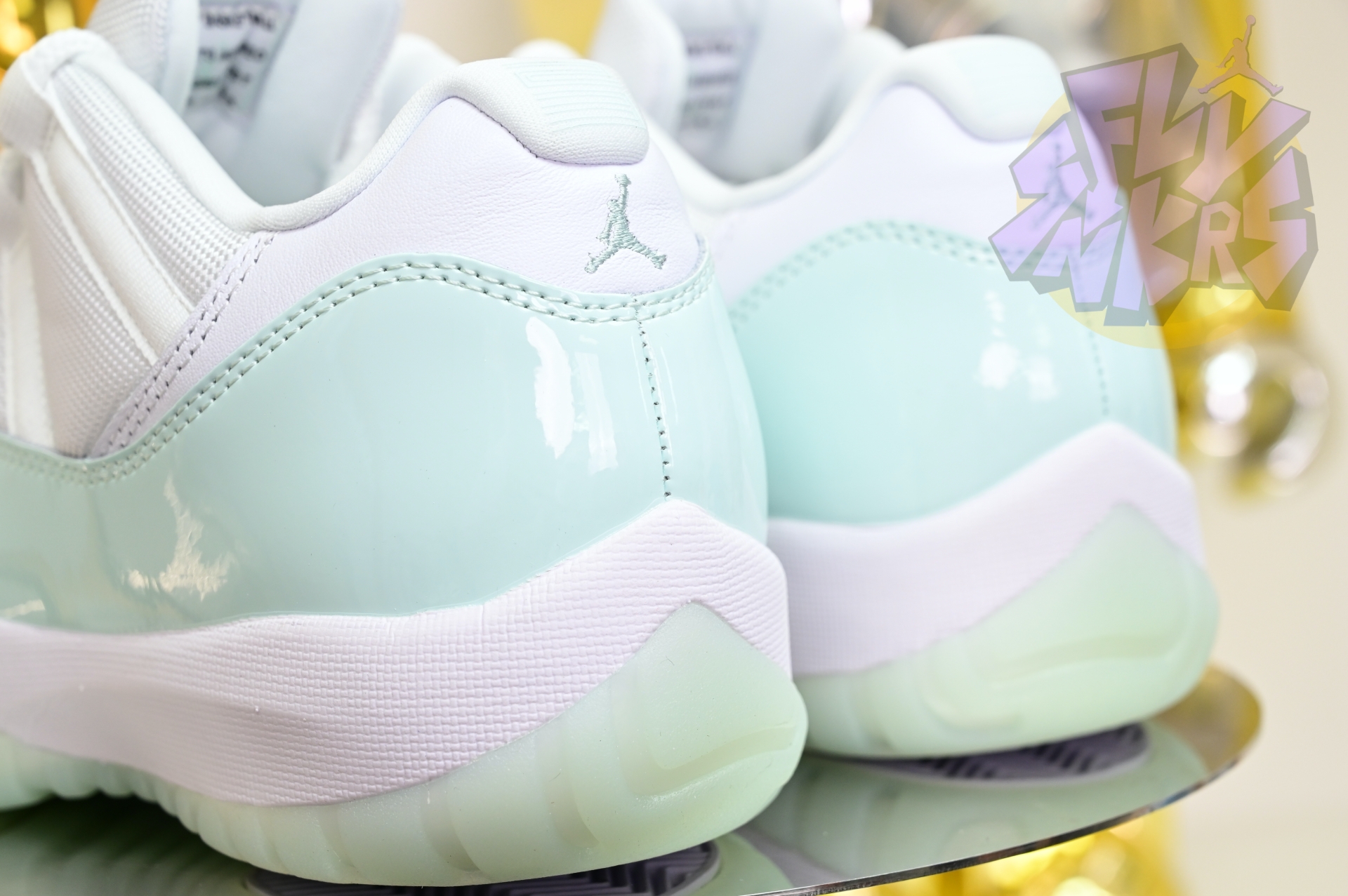 Air Jordan 11 LOW  AH7860-103