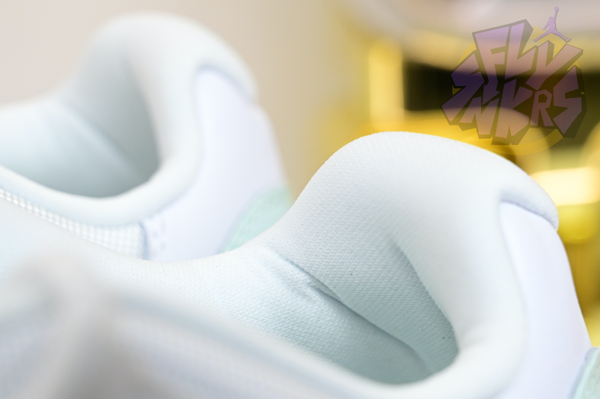 Air Jordan 11 LOW  AH7860-103