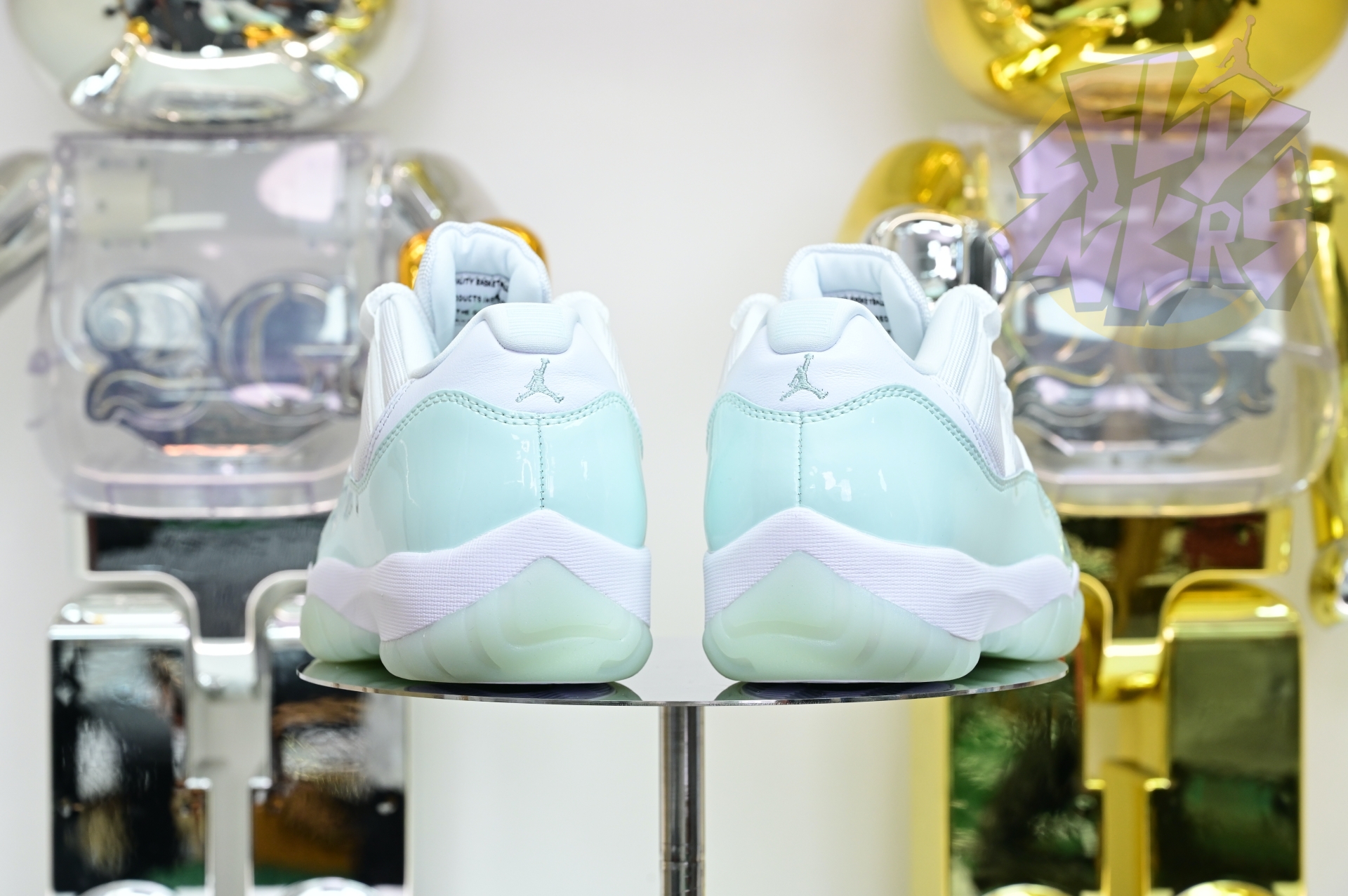 Air Jordan 11 LOW  AH7860-103