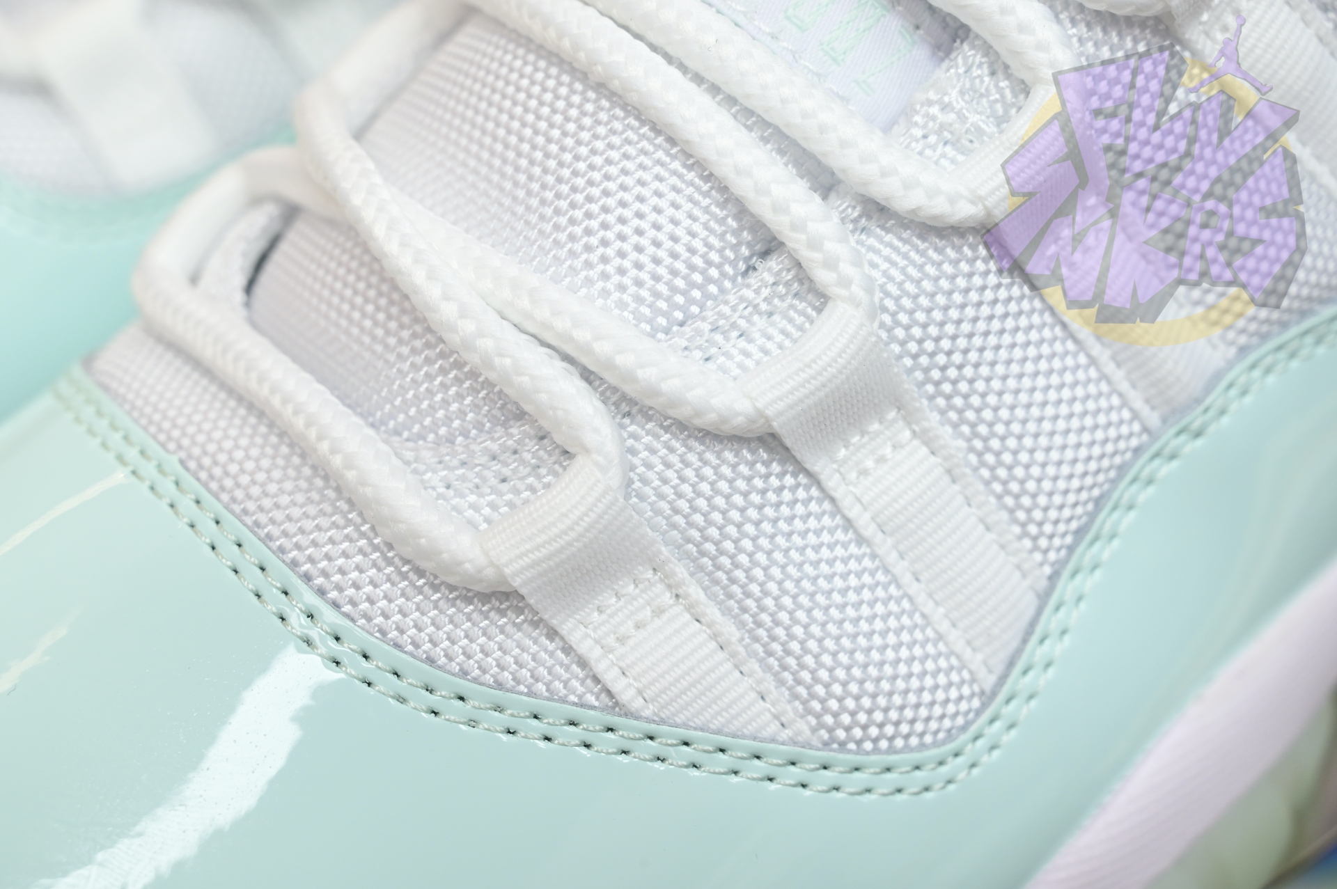 Air Jordan 11 LOW  AH7860-103