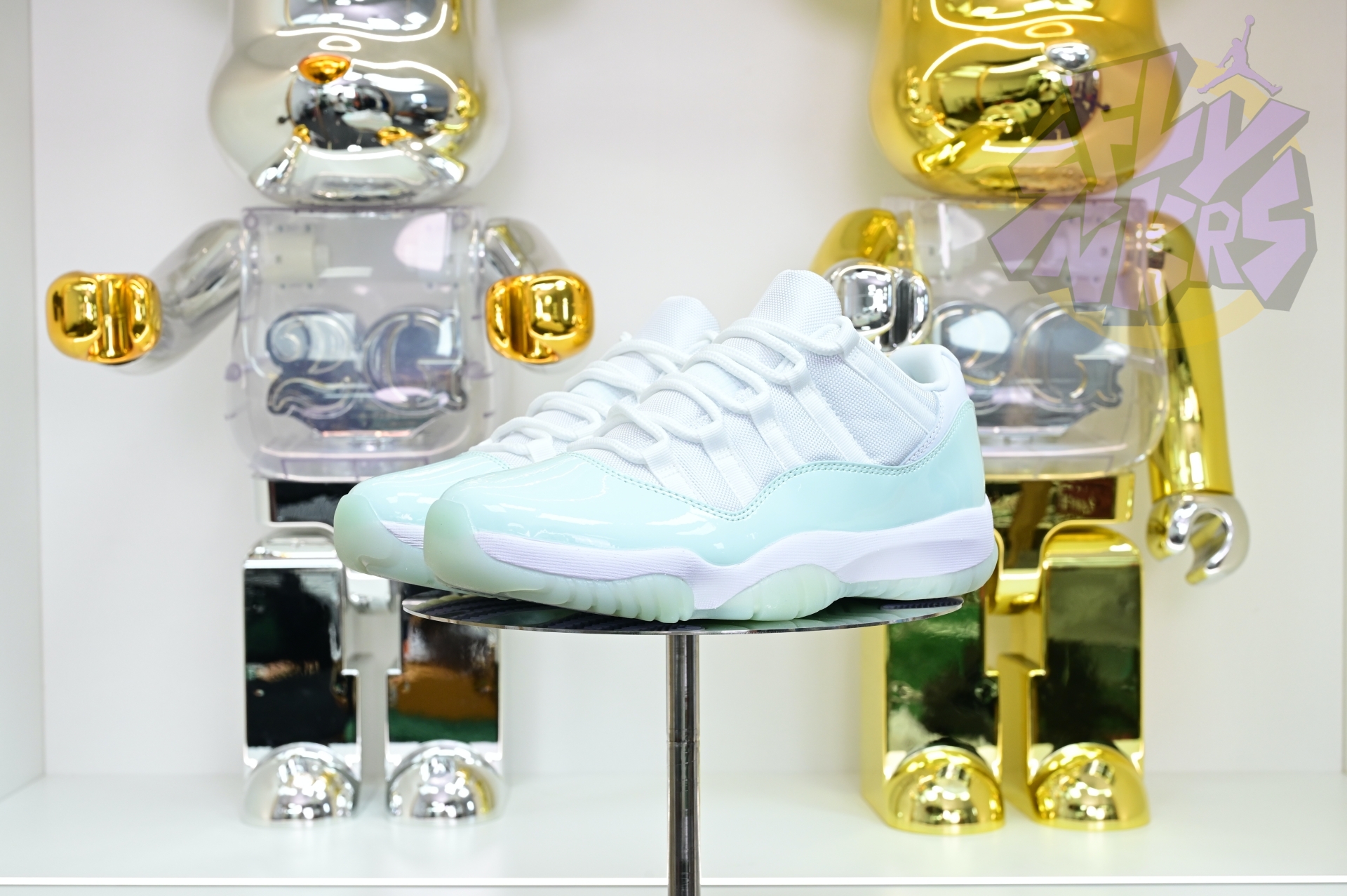 Air Jordan 11 LOW  AH7860-103