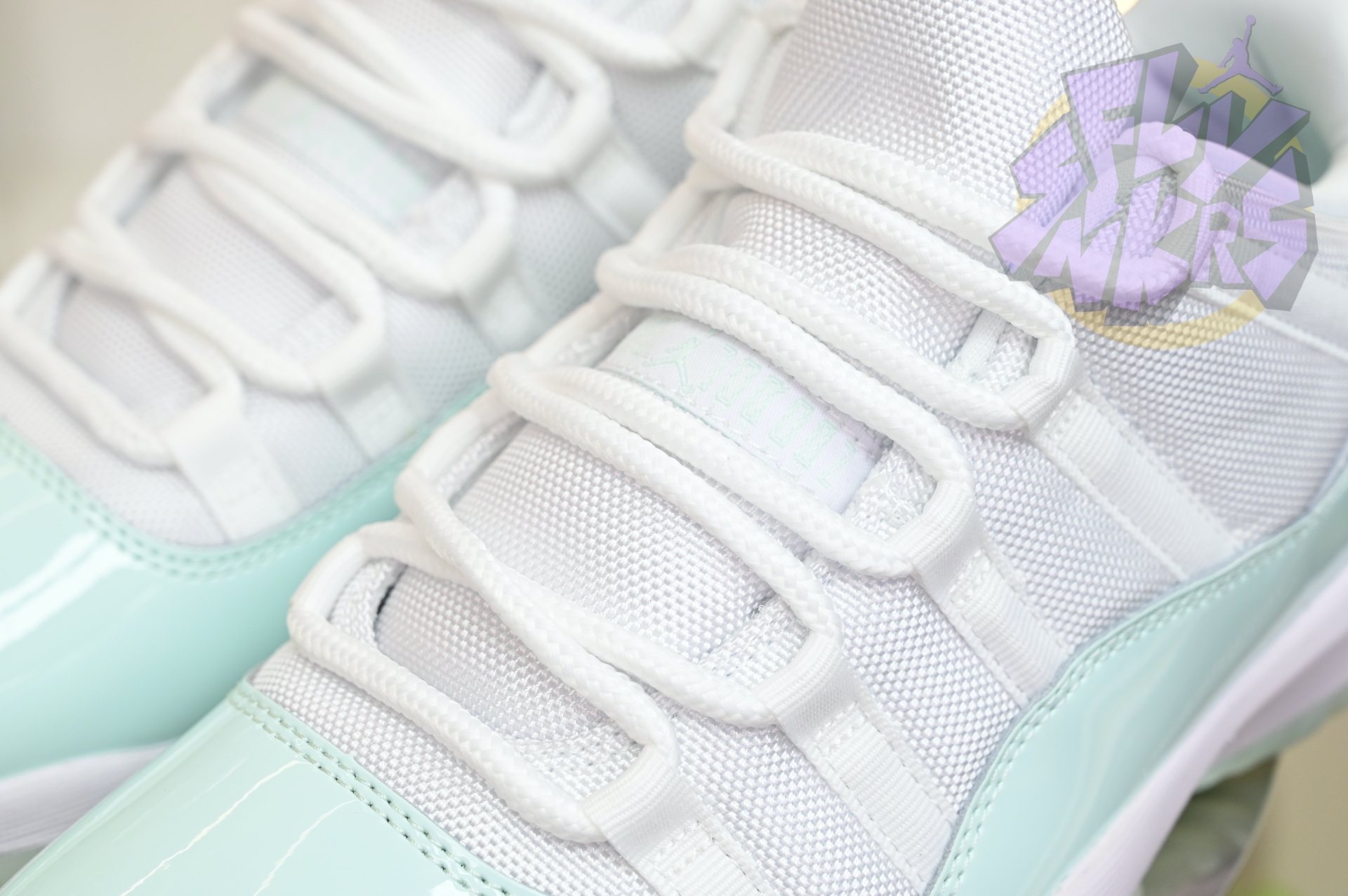 Air Jordan 11 LOW  AH7860-103