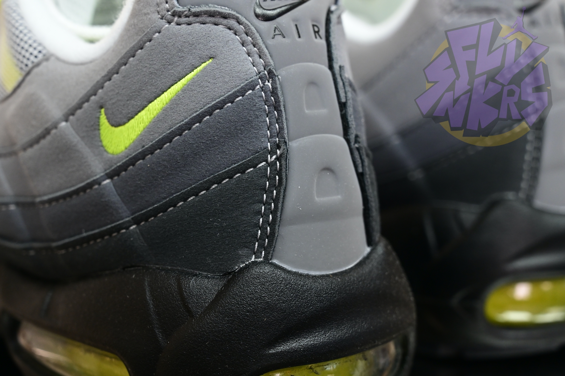 Nike Air Max 95 0G Neon  CT1689-001