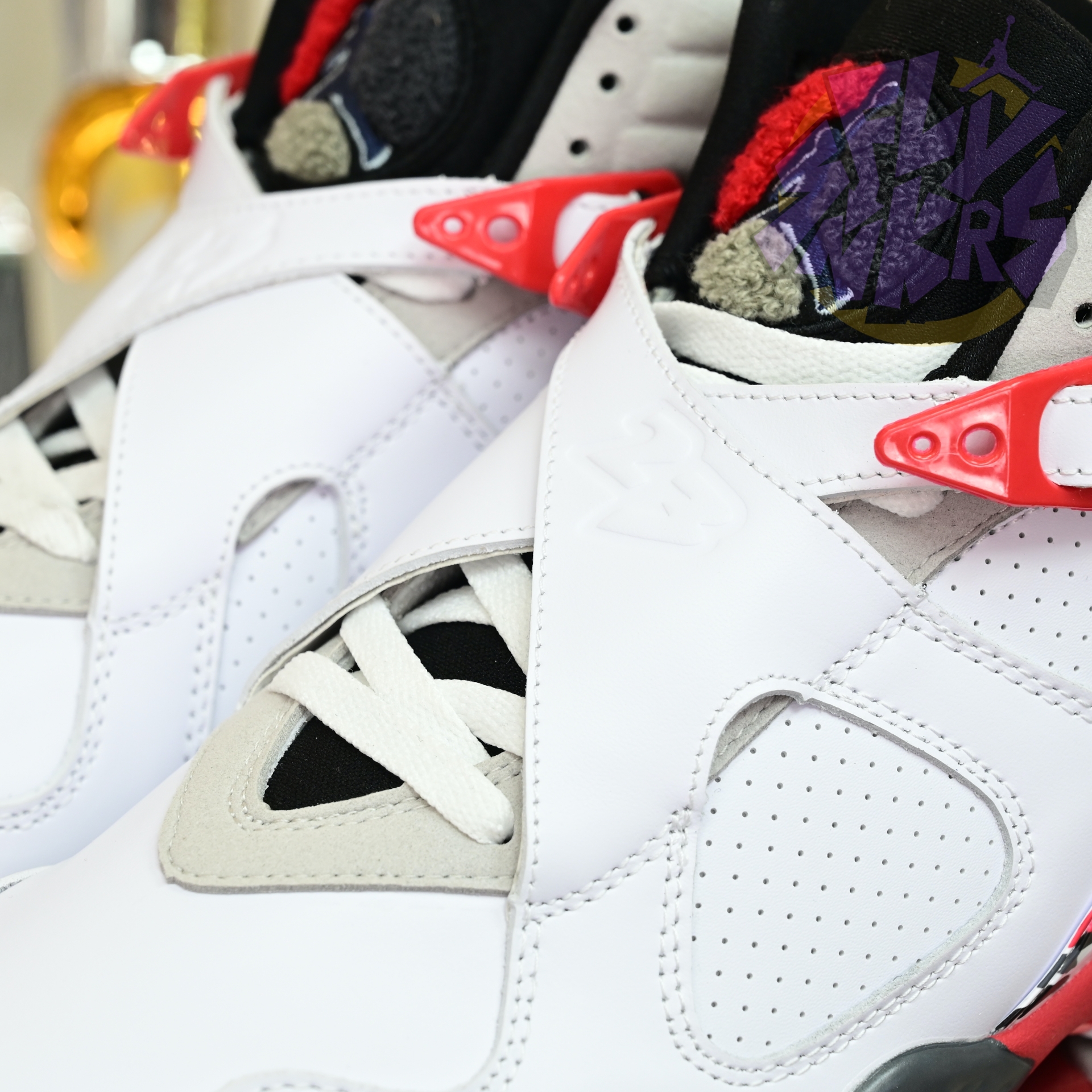 Air Jordan 8 Retro Bugs Bunny  305381-103