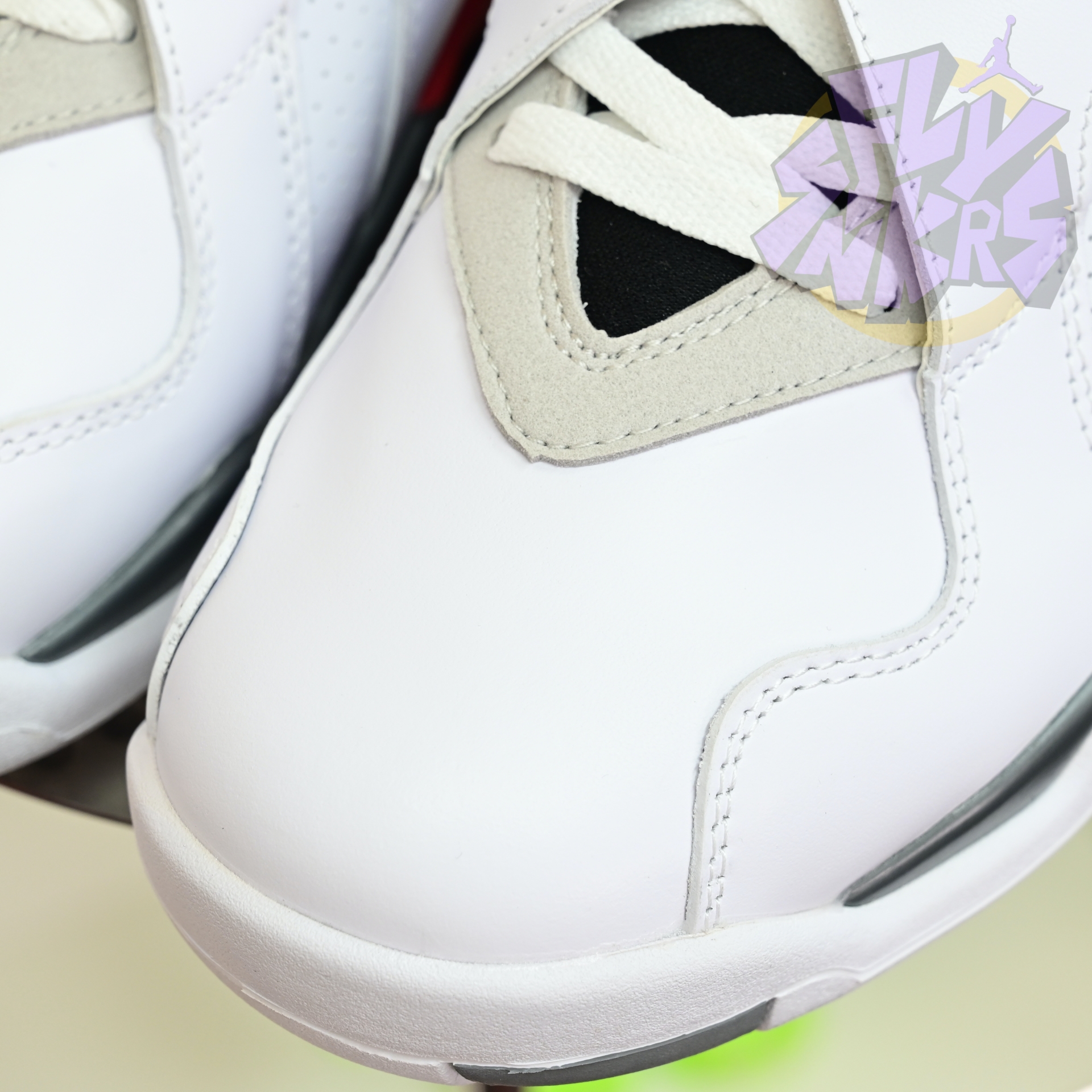 Air Jordan 8 Retro Bugs Bunny  305381-103