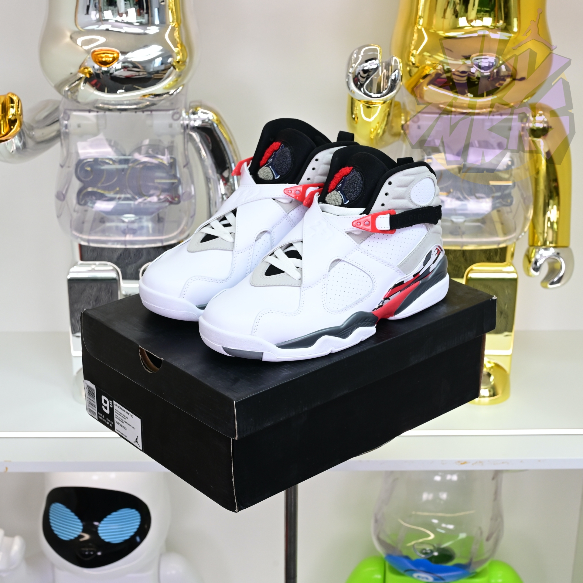 Air Jordan 8 Retro Bugs Bunny  305381-103