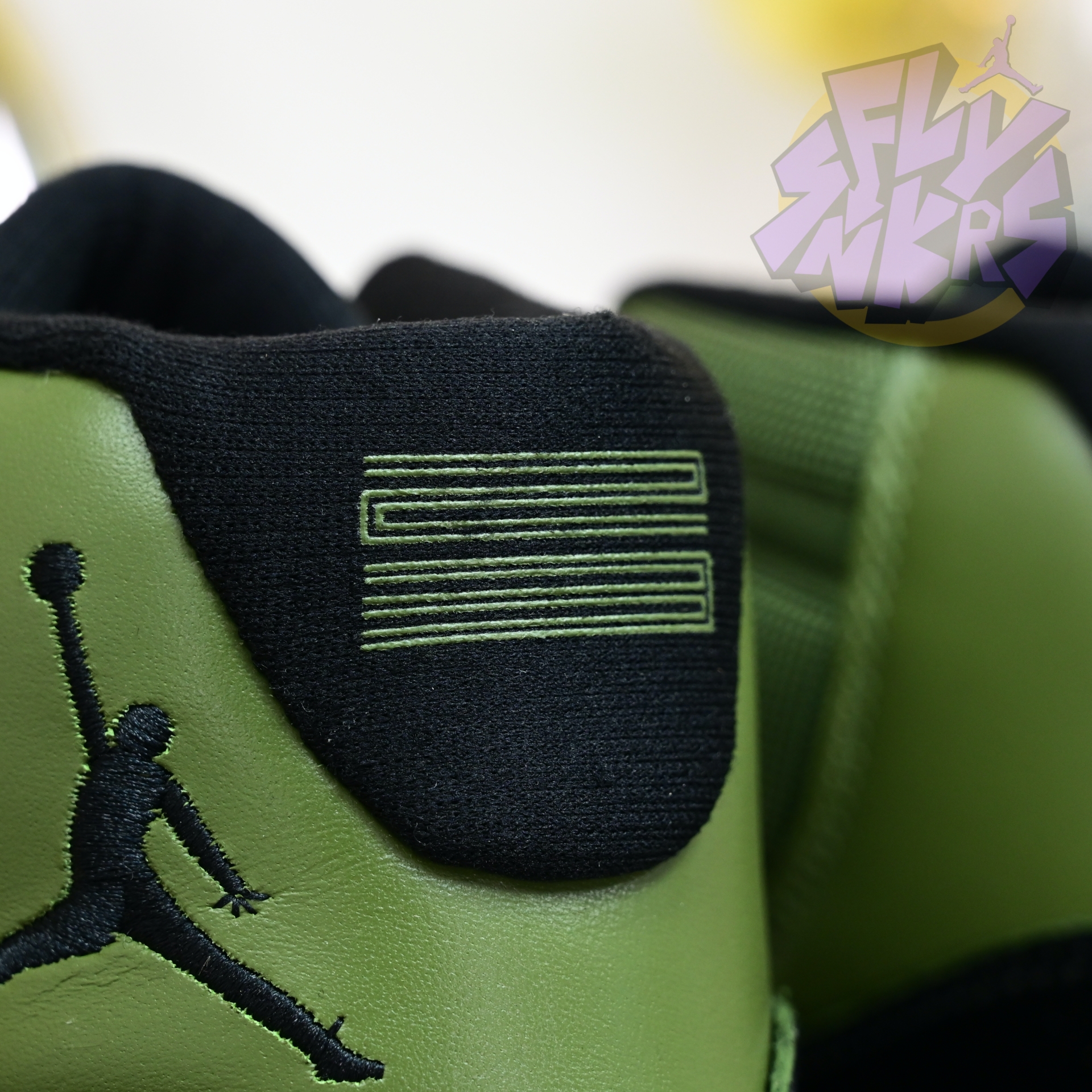 Air Jordan 11  RETRO CT8012-300