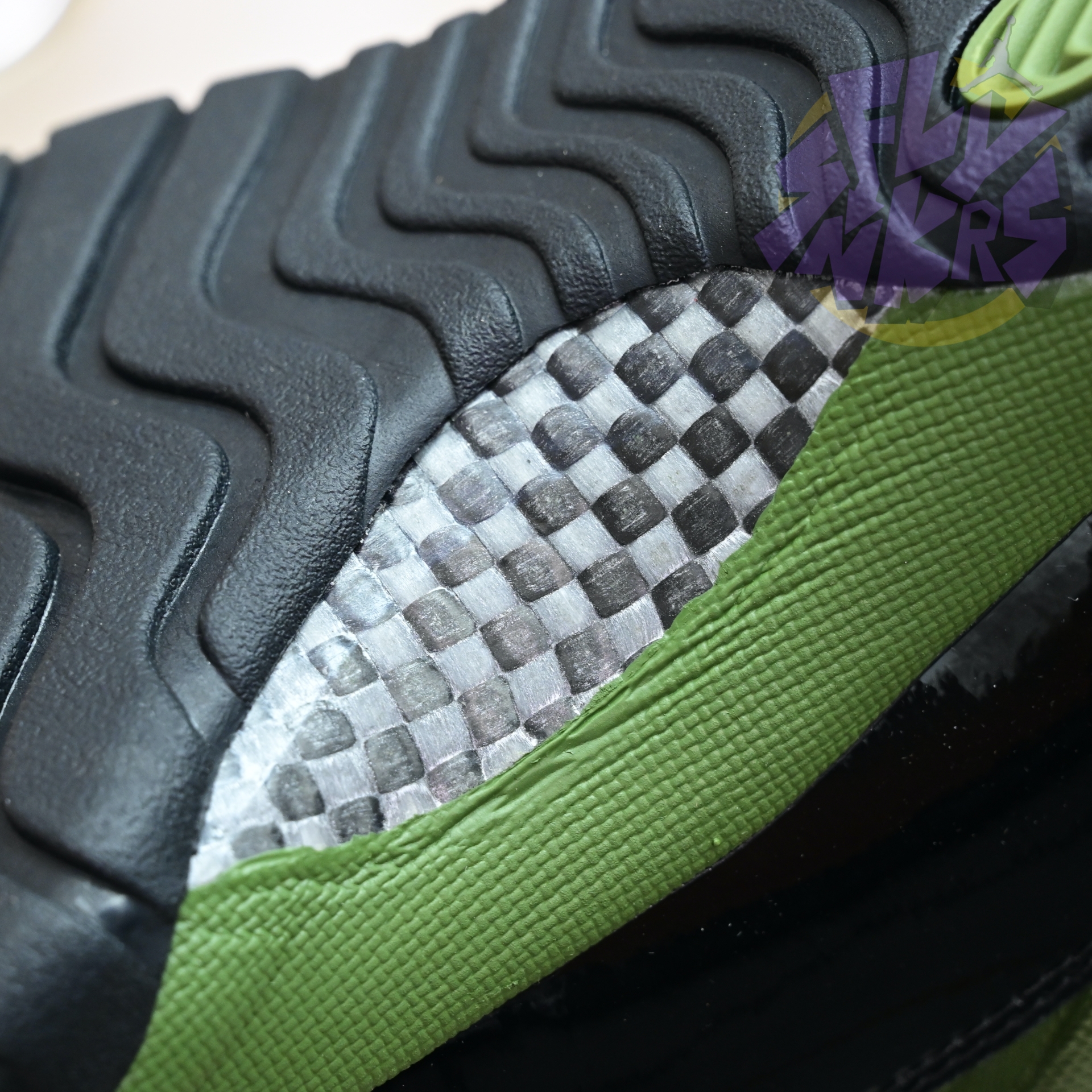 Air Jordan 11  RETRO CT8012-300