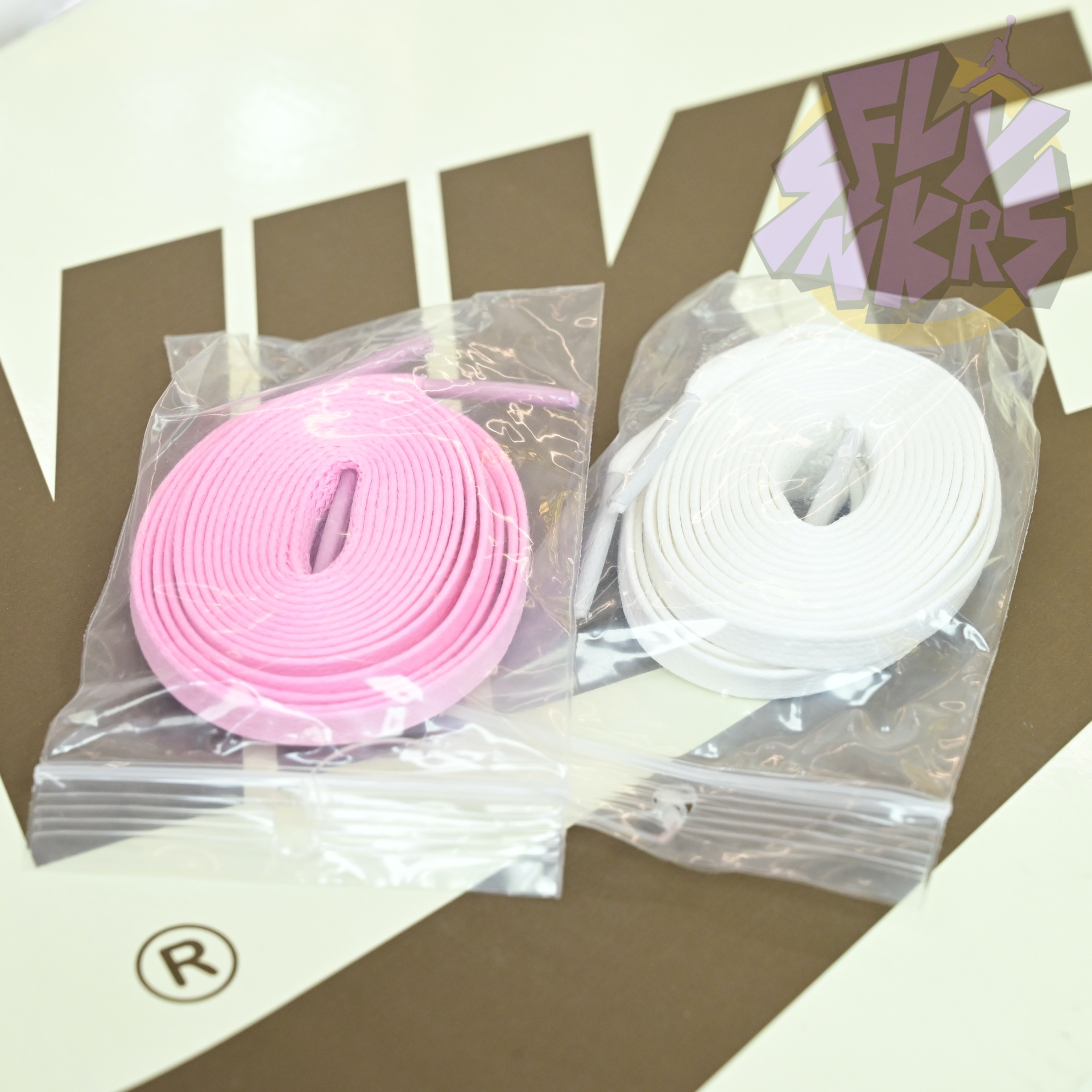 Travis Scott x Air Jordan 1  Low “Chicago”  DM7866-101