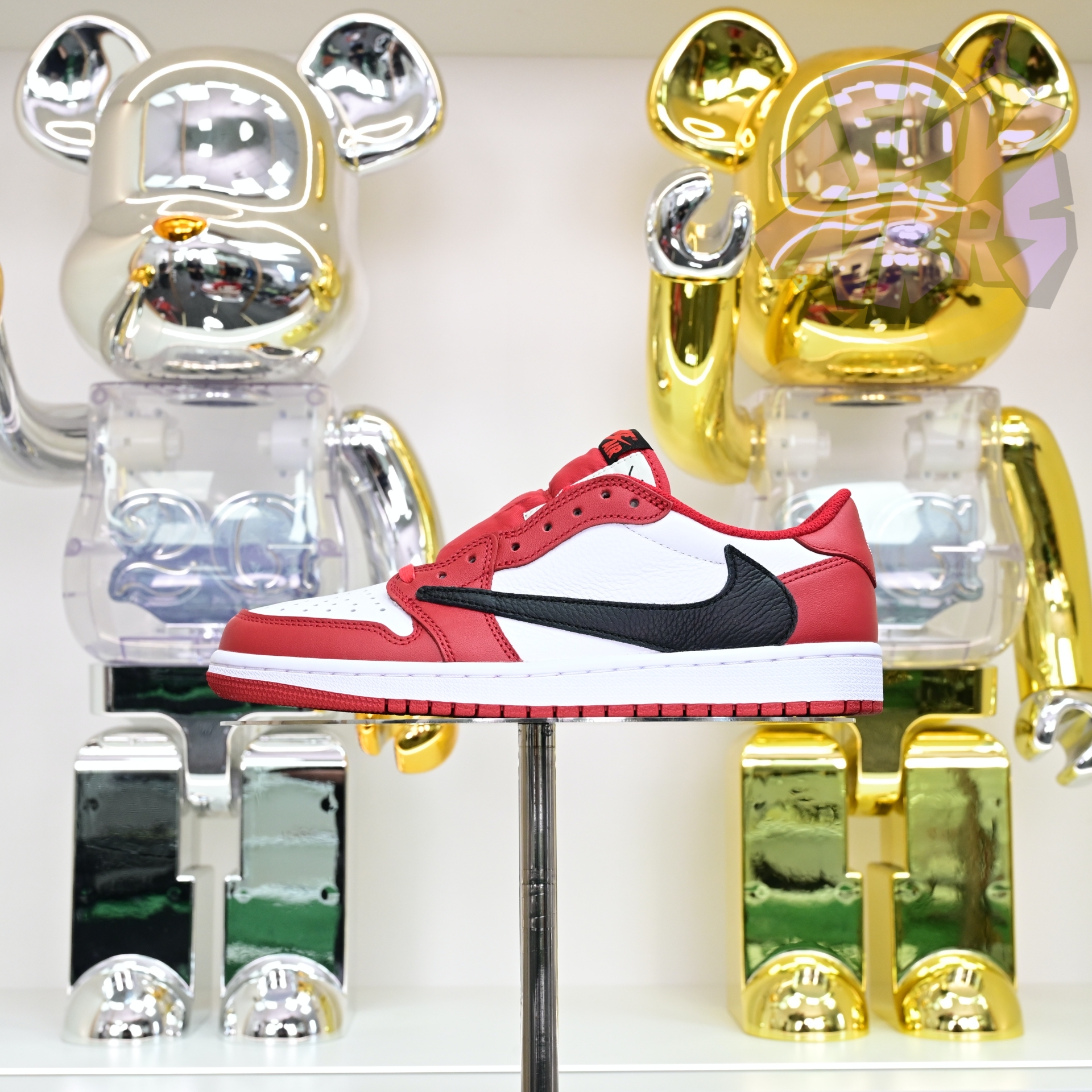 Travis Scott x Air Jordan 1  Low “Chicago”  DM7866-101