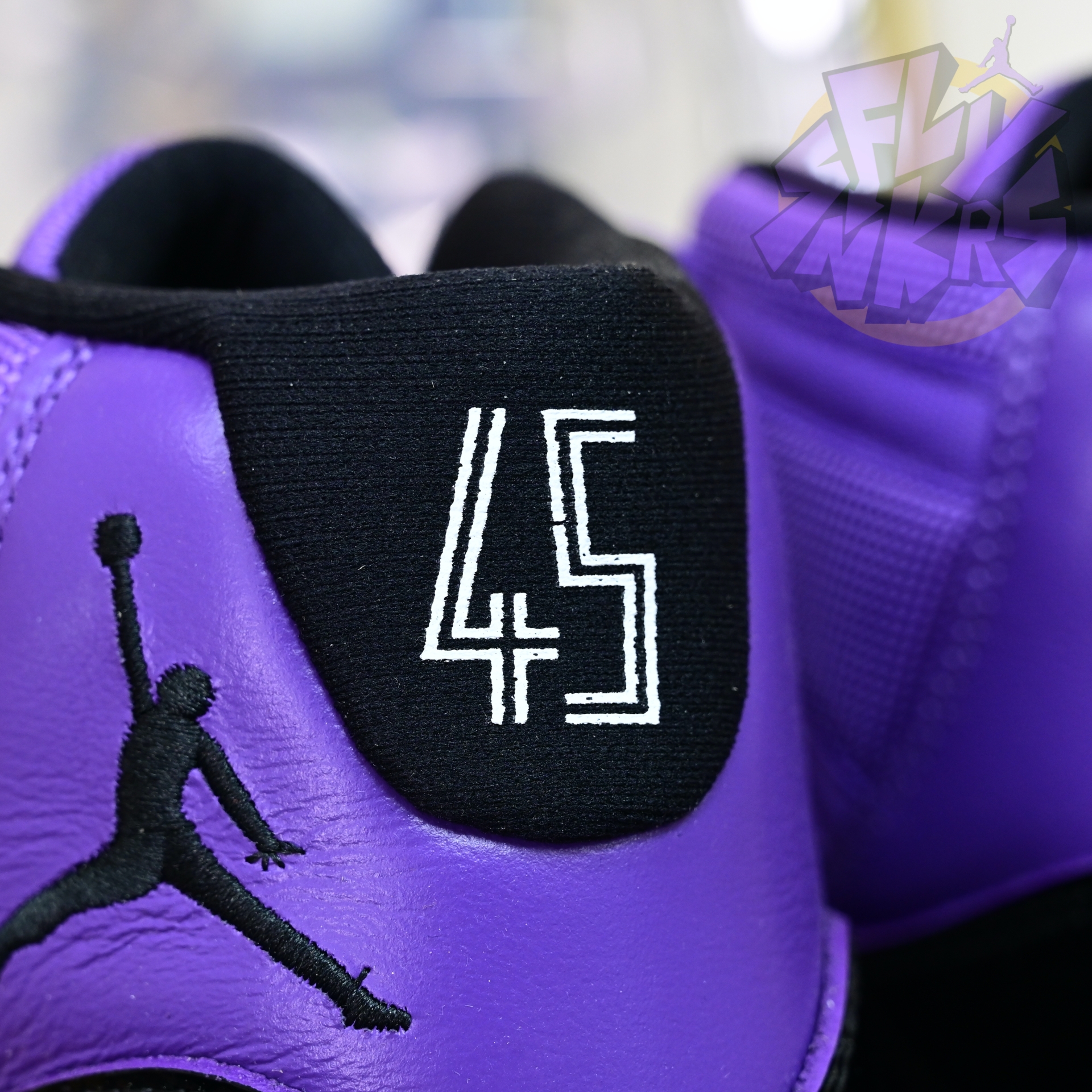 Air Jordan 11  RETRO CT8012-500