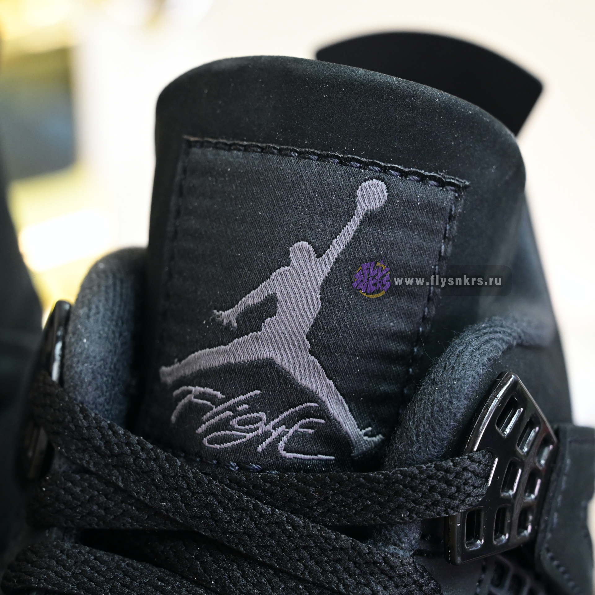 AIR JORDAN 4 RETRO 'BLACK CAT' 2025   FV5029-010