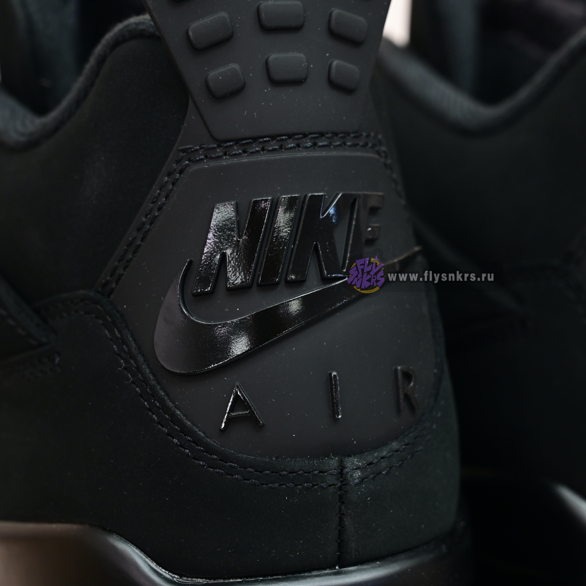 AIR JORDAN 4 RETRO 'BLACK CAT' 2025   FV5029-010