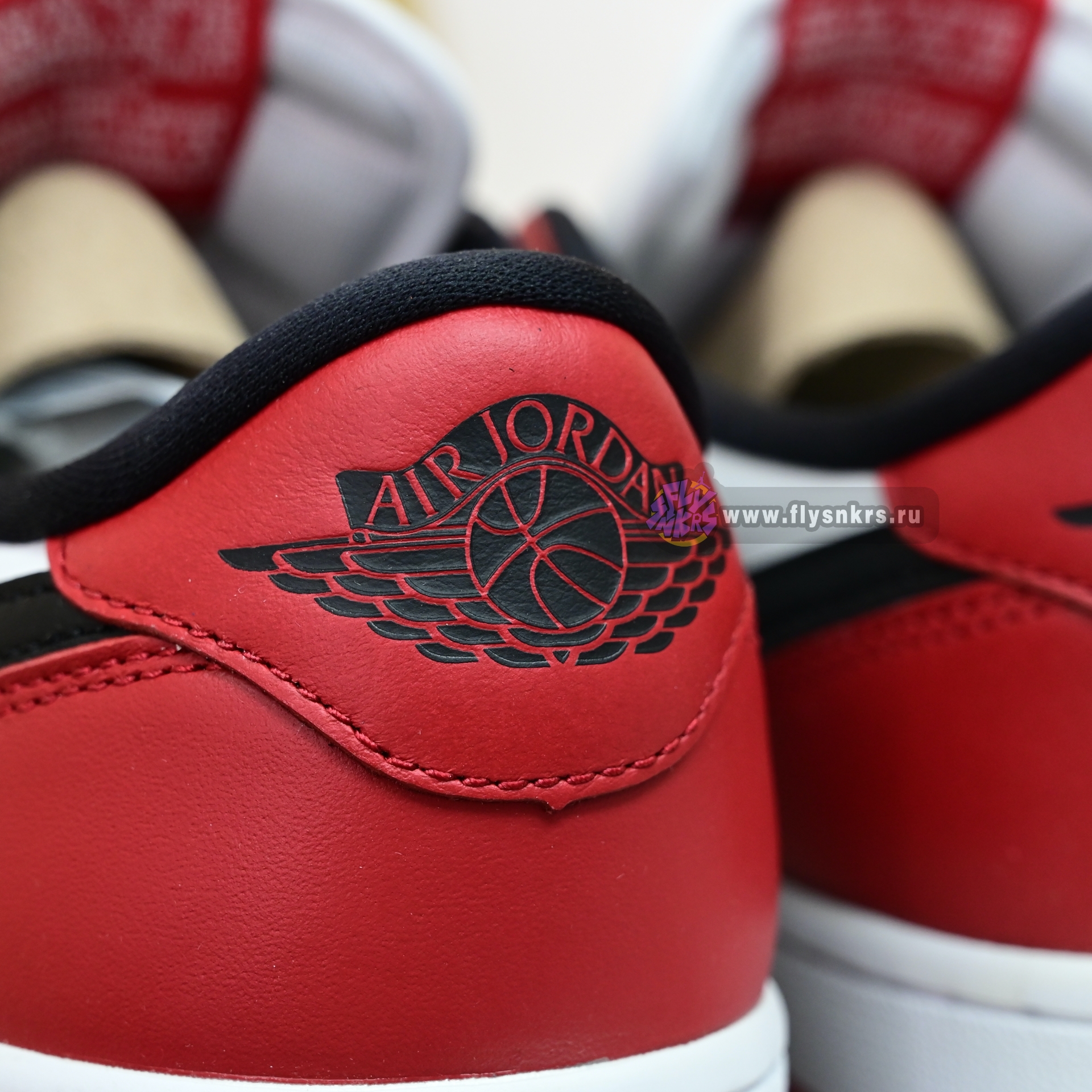 Air Jordan 1 RETRO LOW OG“Black Muslin Varsity Red” HQ6998-600
