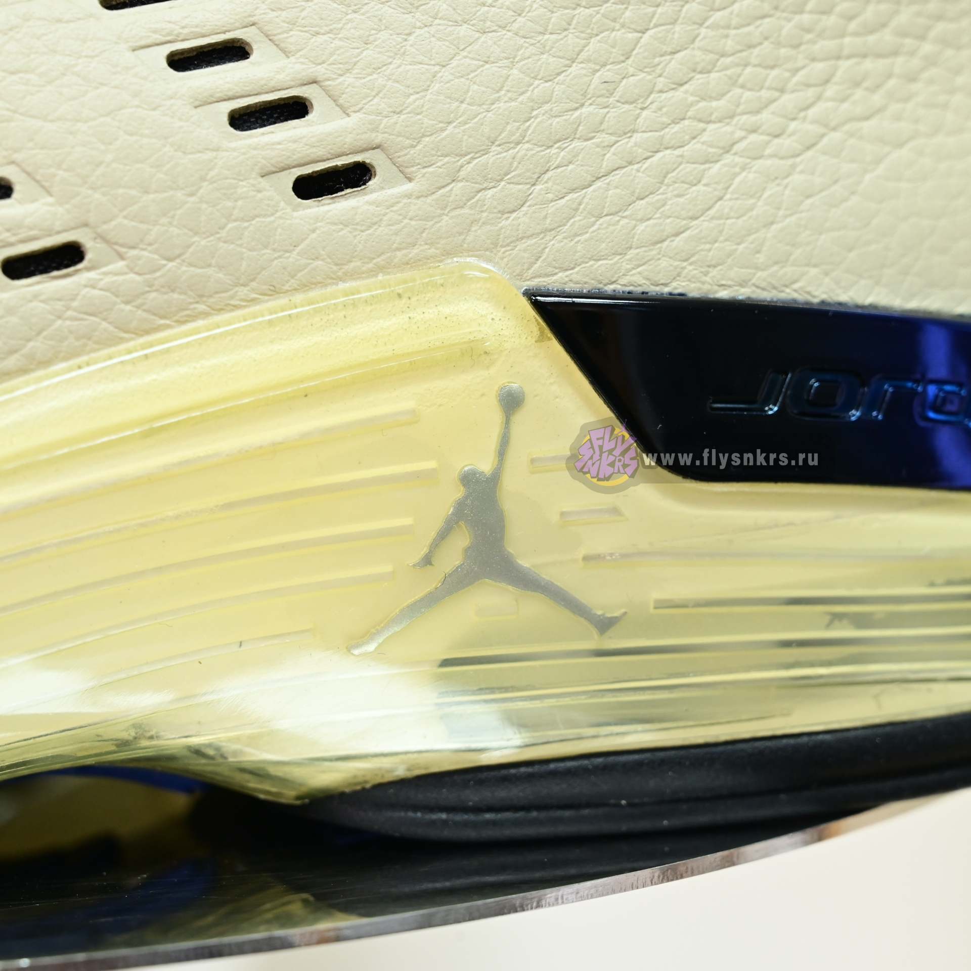 INFINITE ARCHIVES x  Air Jordan 17 Low  IH0177-200