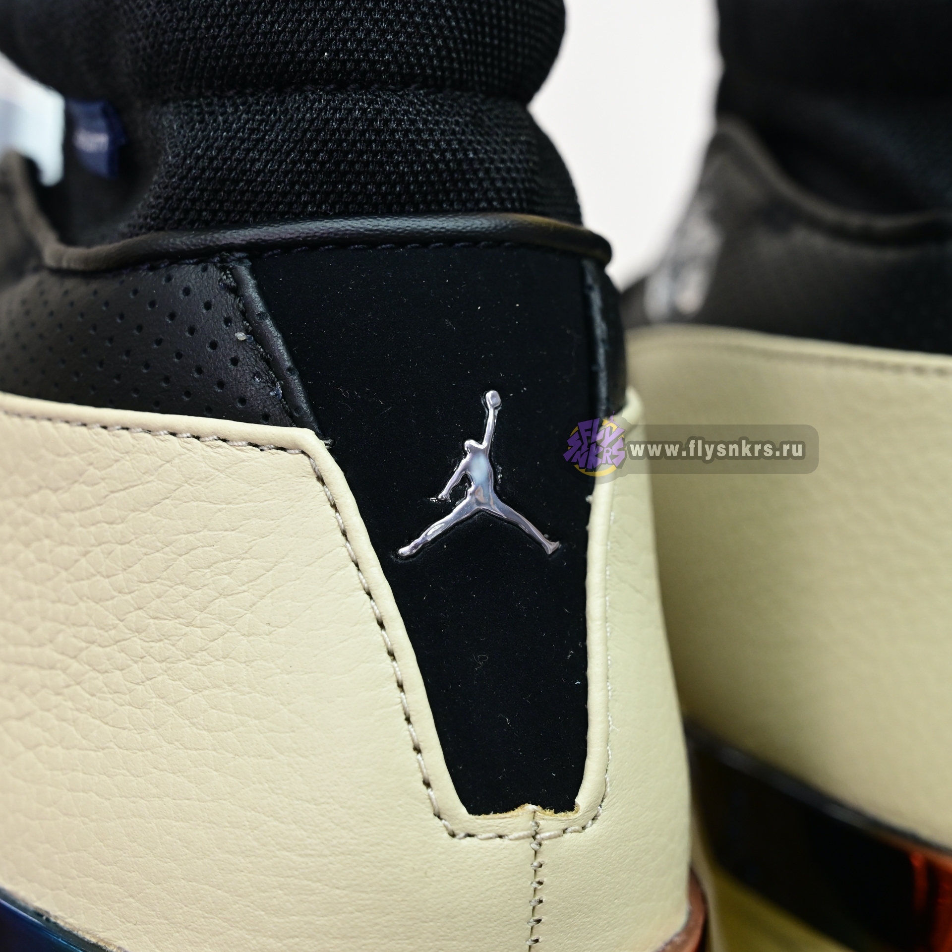 INFINITE ARCHIVES x  Air Jordan 17 Low  IH0177-200