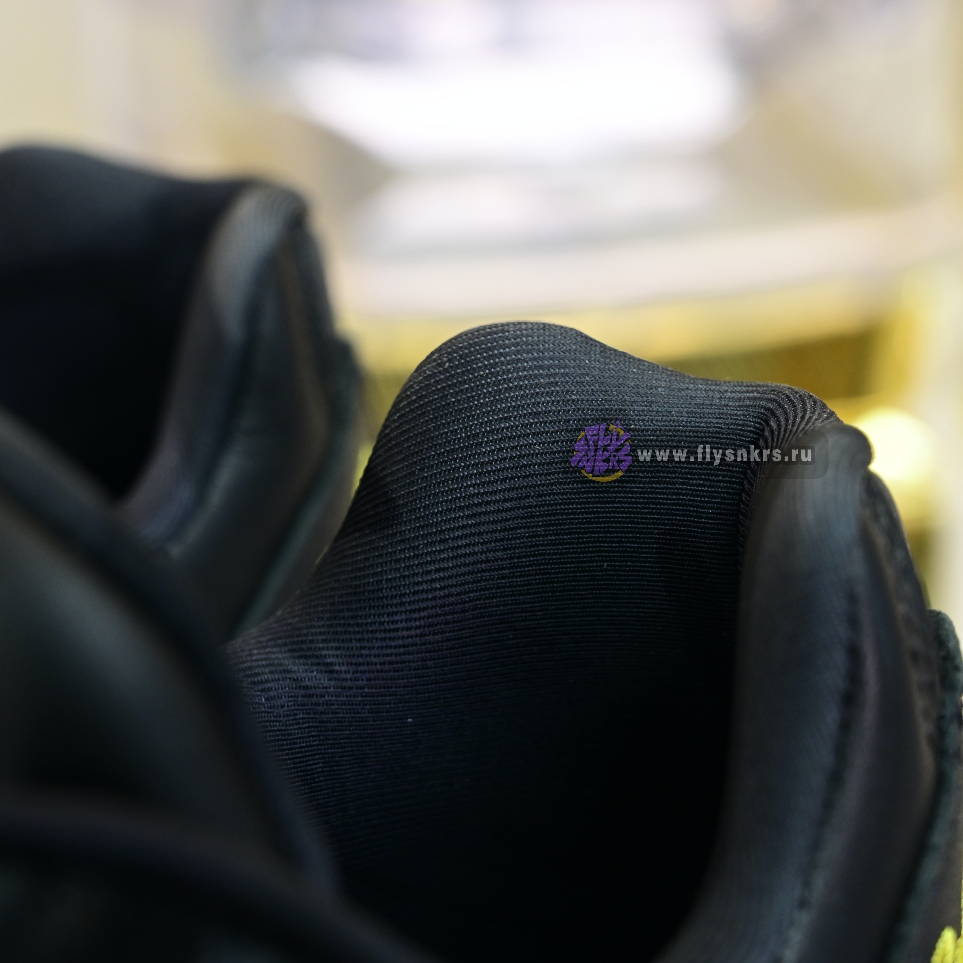 Corteiz x Nike Air Max 95 Tour Yellow  FB2709-003