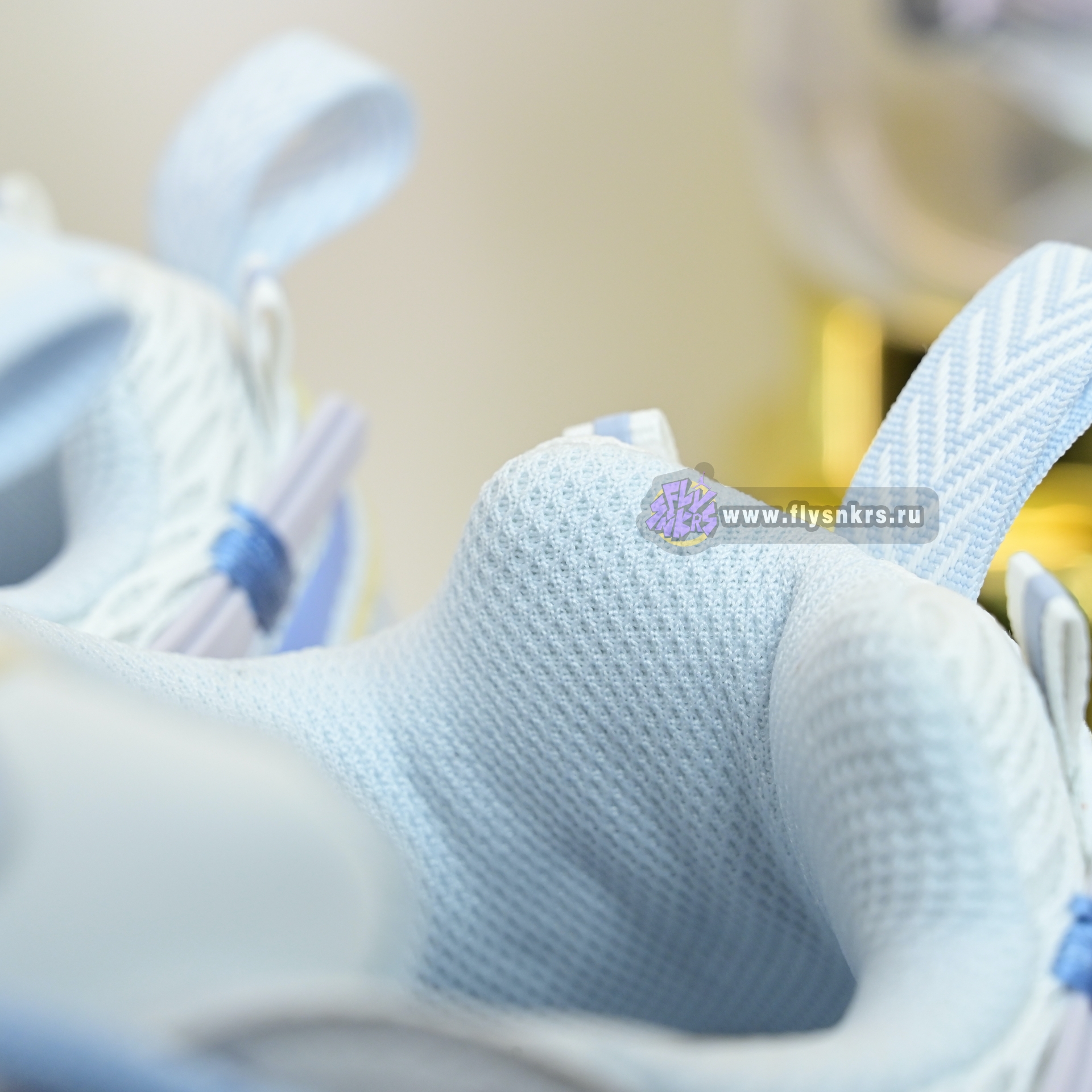 OFF-WHITE BE RIGHT BACK