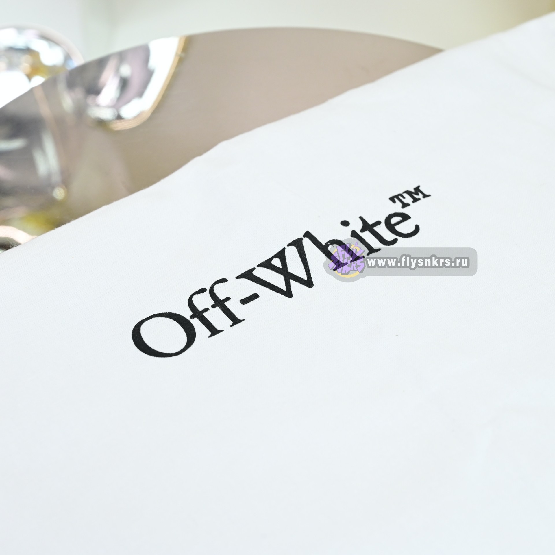 OFF-WHITE BE RIGHT BACK