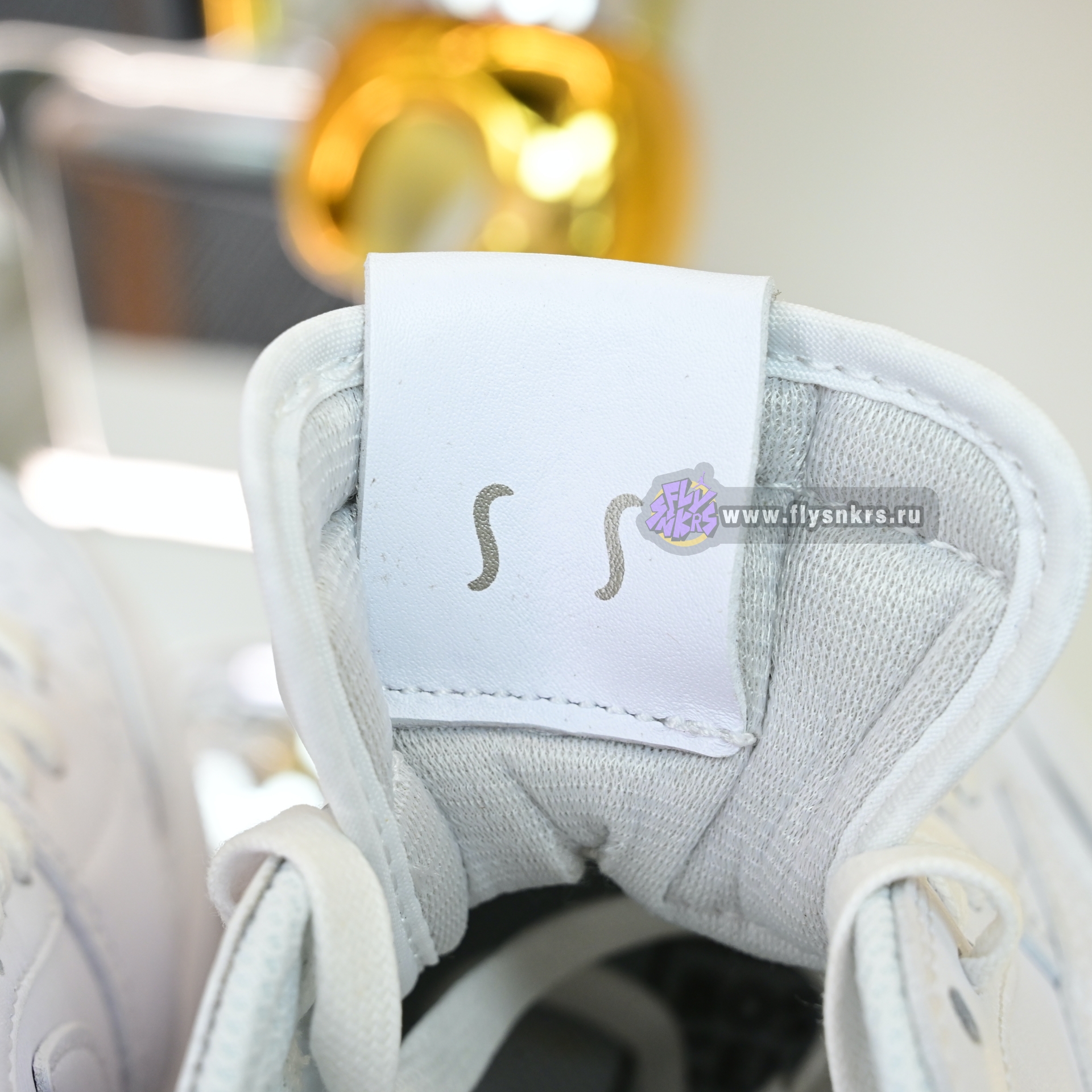 Travis Scott  x Air Jordan 1 TD1228-111