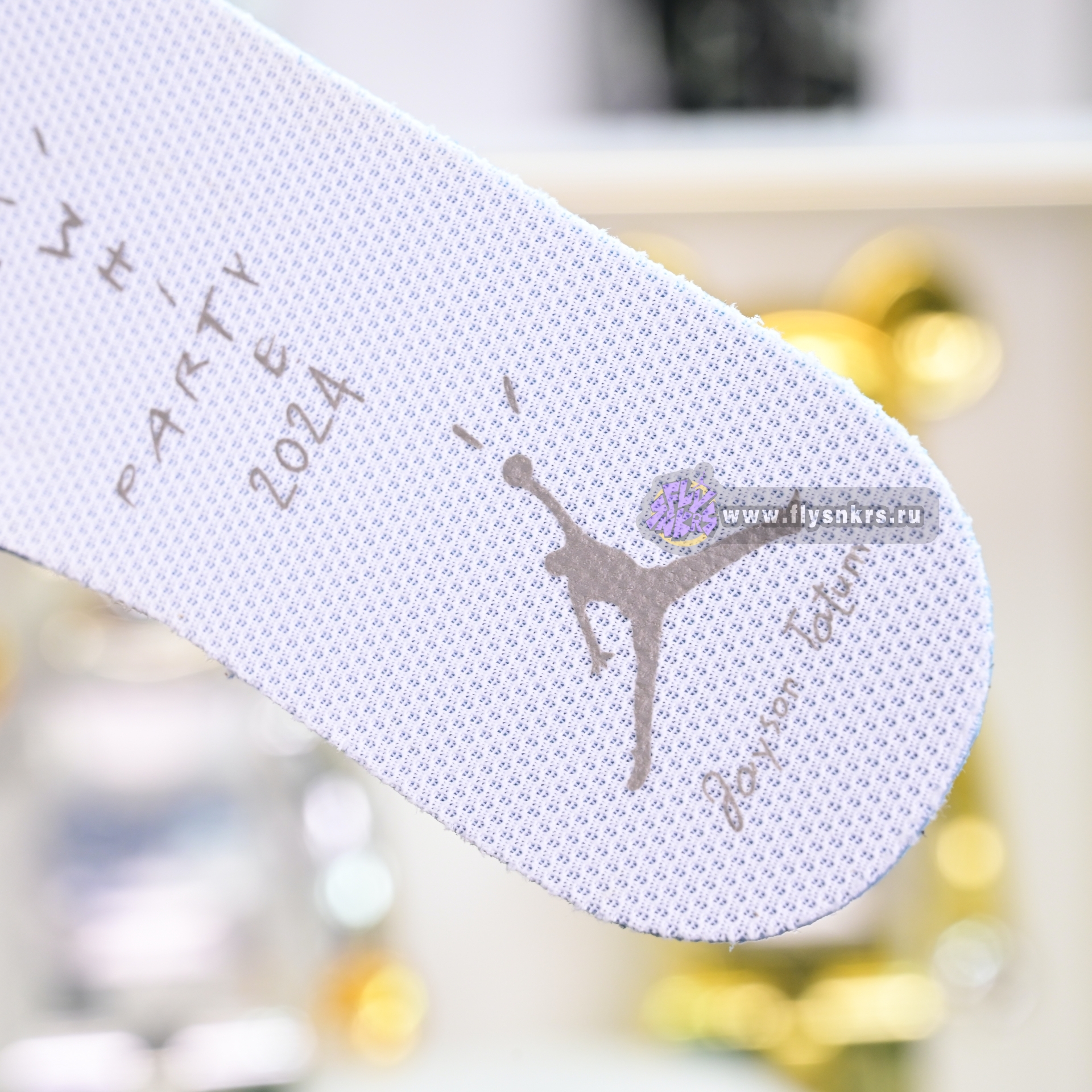 Travis Scott  x Air Jordan 1 TD1228-111