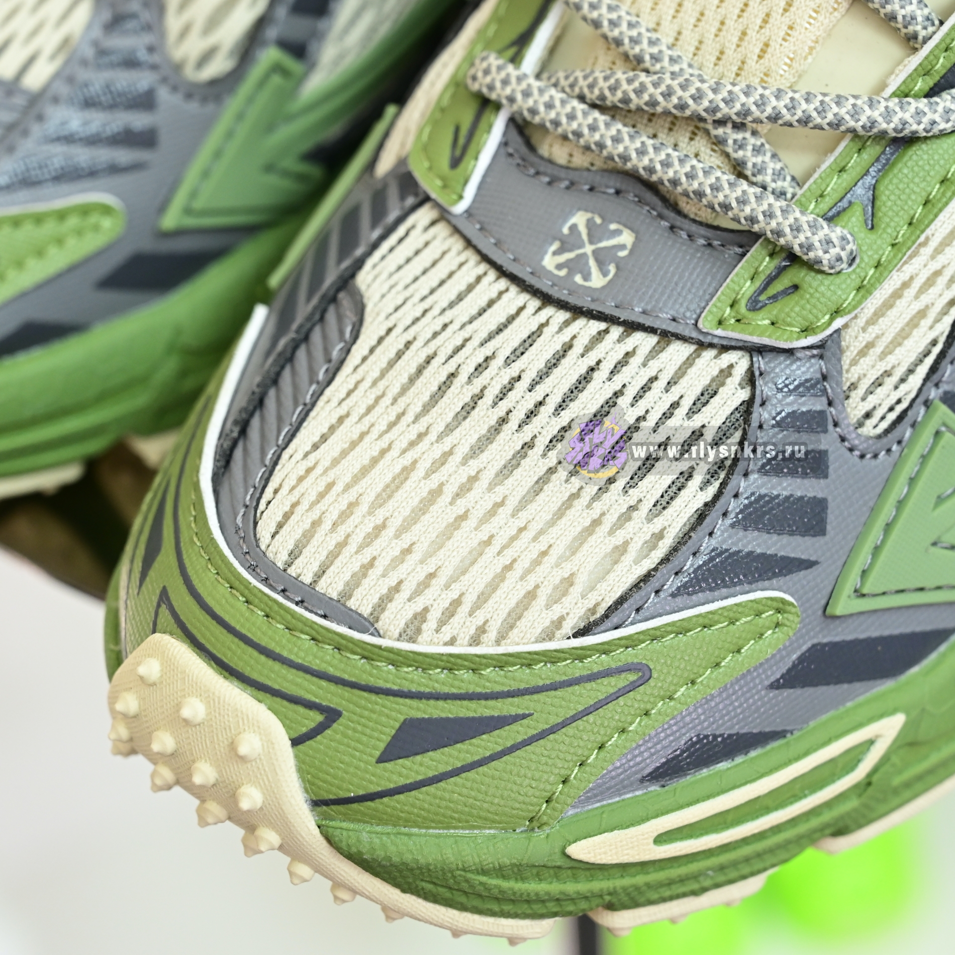 OFF-WHITE BE RIGHT BACK