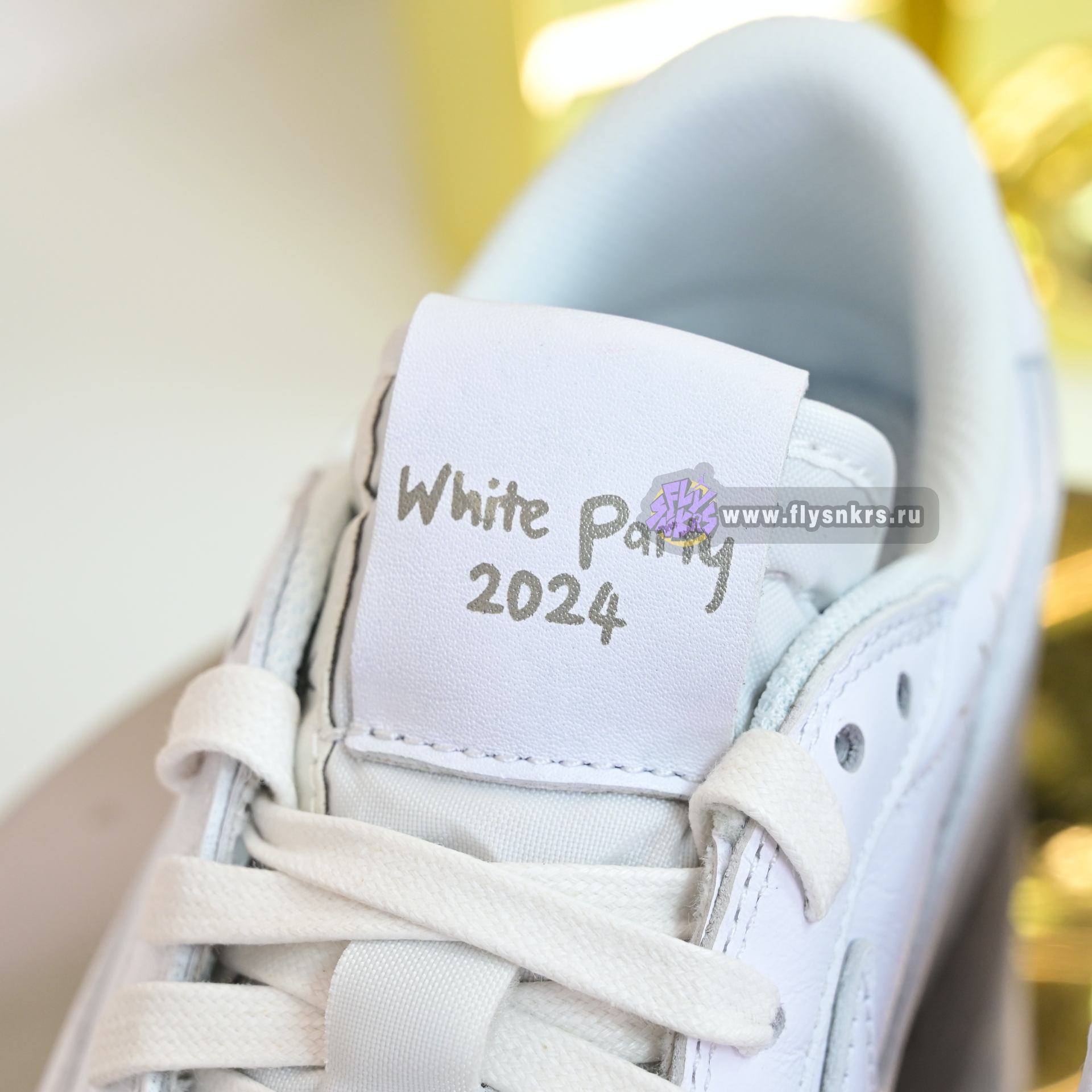 Travis Scott  x Air Jordan 1 TD1228-111