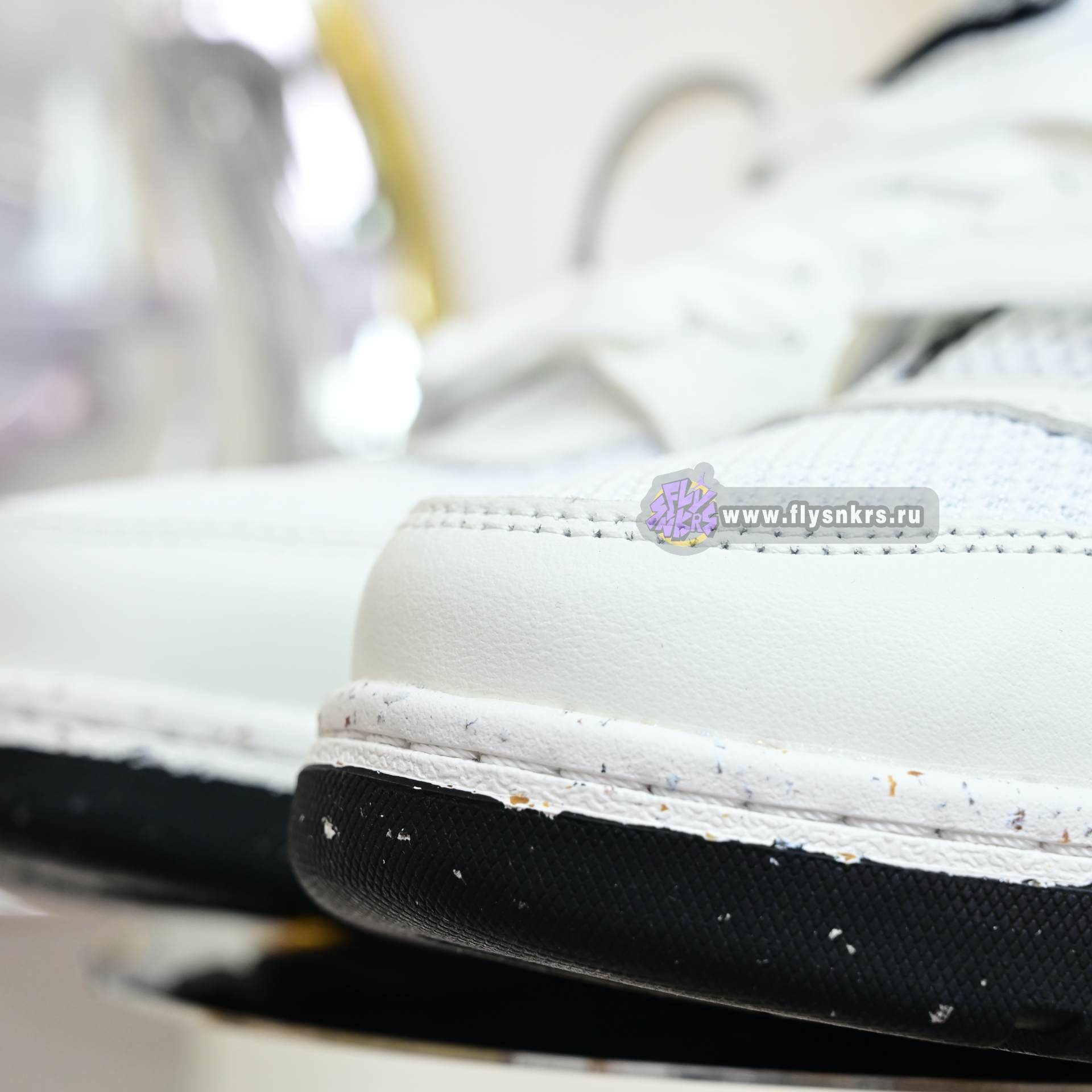 OFF-WHITE Out Of Offce