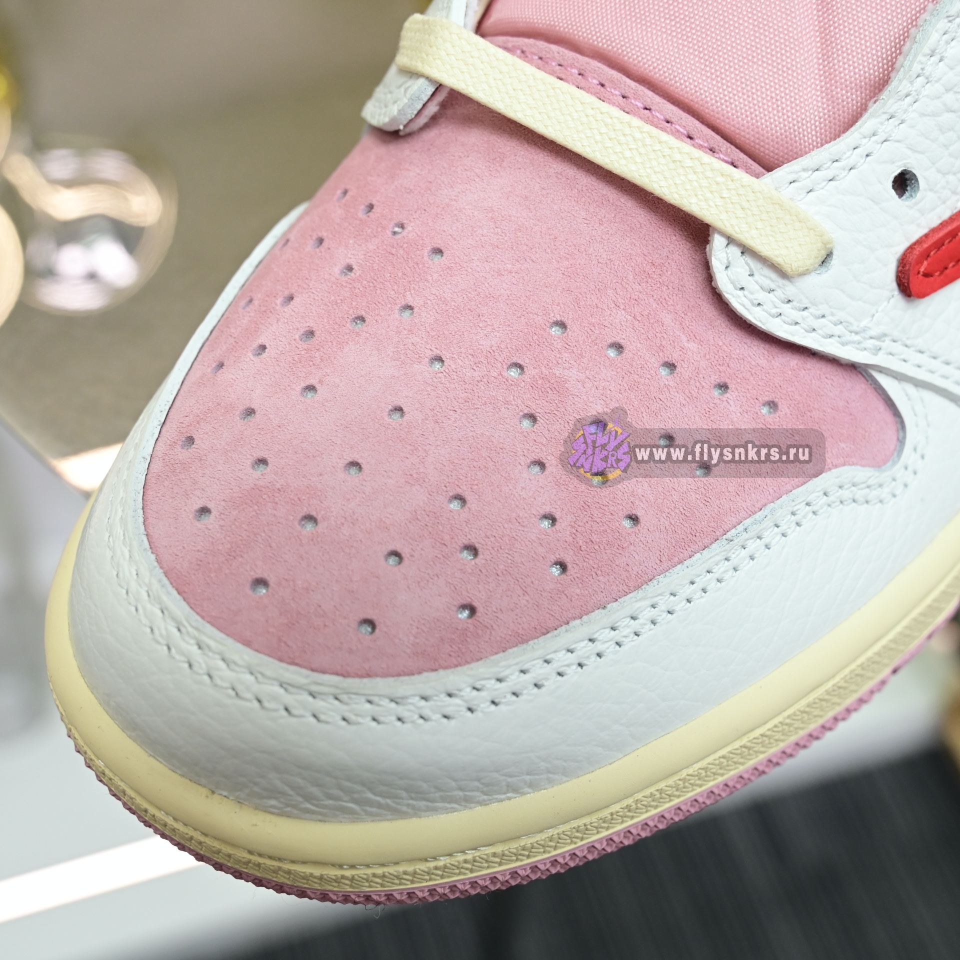 Travis Scott x Air Jordan 1  Low DM7866-100