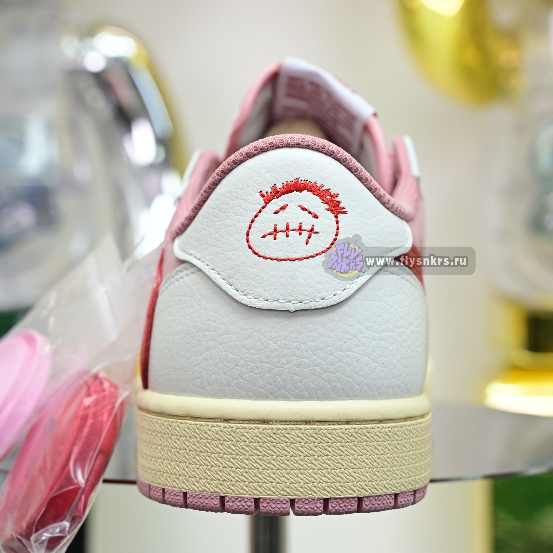 Travis Scott x Air Jordan 1  Low DM7866-100