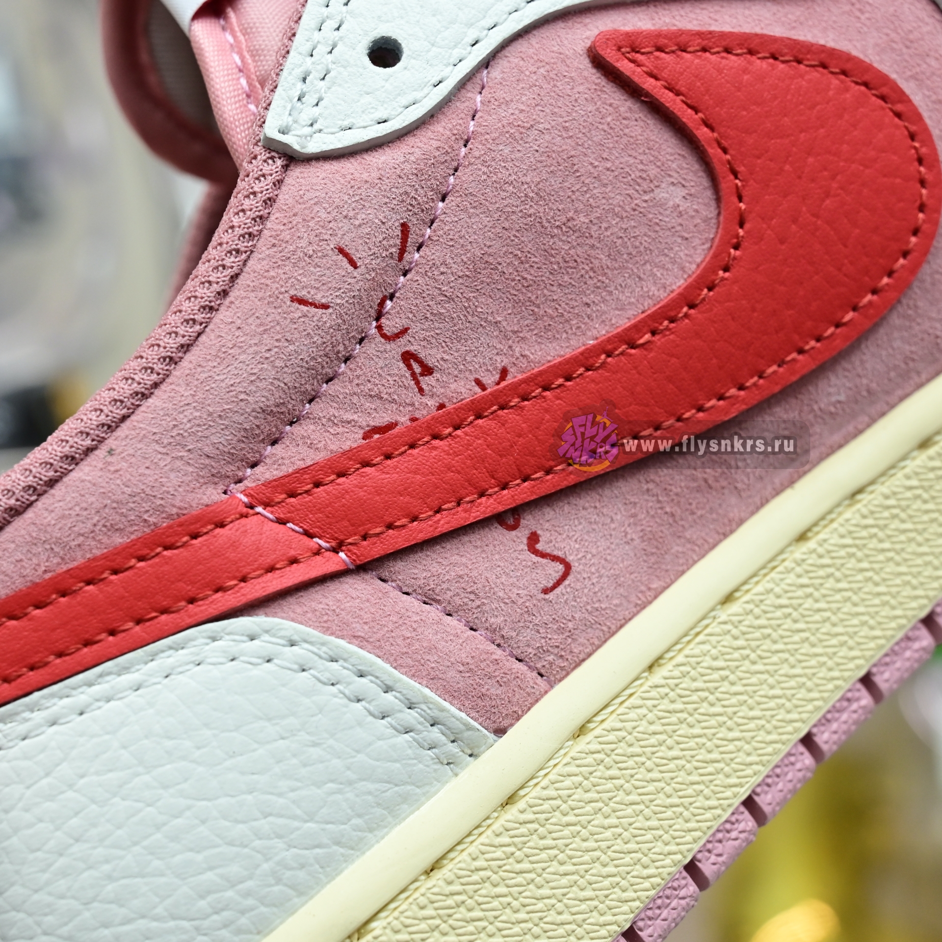 Travis Scott x Air Jordan 1  Low DM7866-100