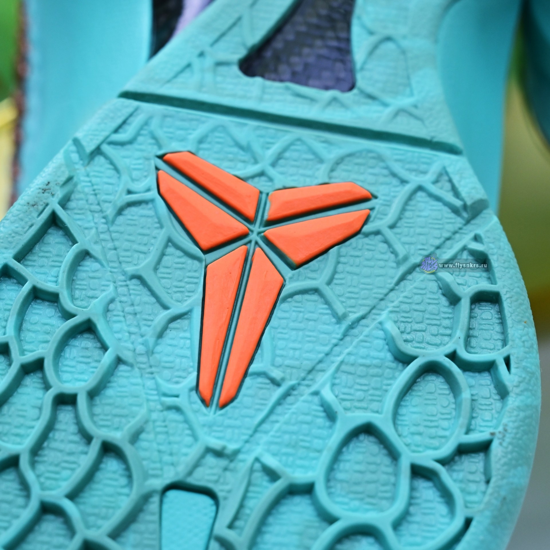 Jalen Brunson x Nike Zoom Kobe 6 Protro Statue of Liberty PE  IQ5774-300