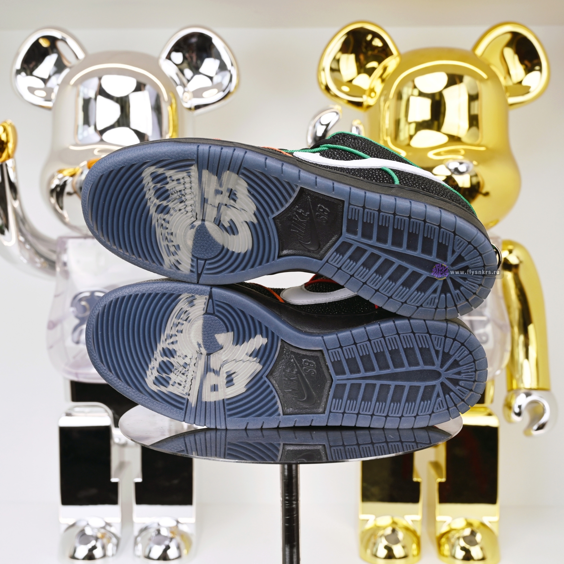 Bronx Girls Skate x Nike Dunk SB Low Pro QS  HV1664-001