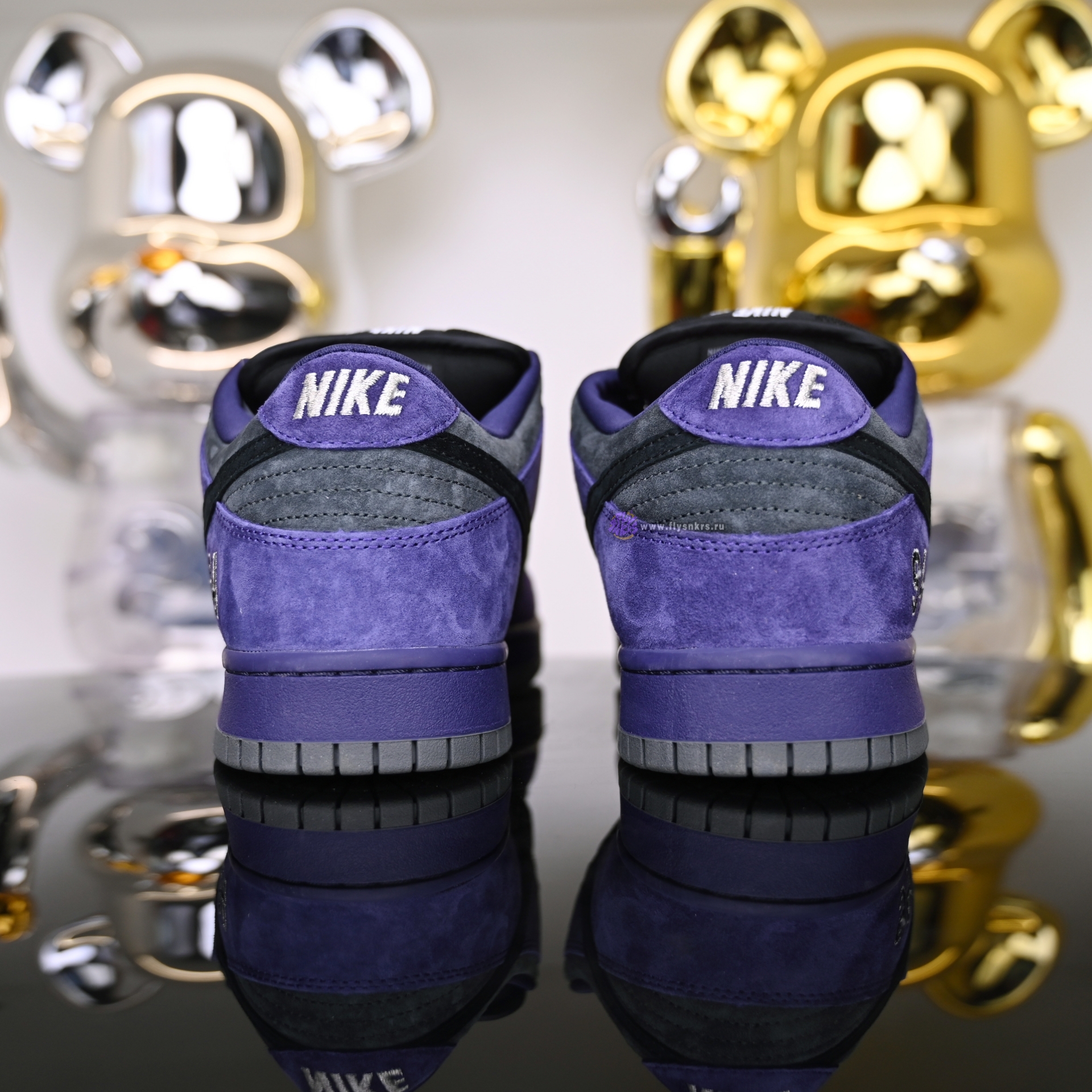 Supreme x Nike Dunk SB Dunk Low   HQ8487-500